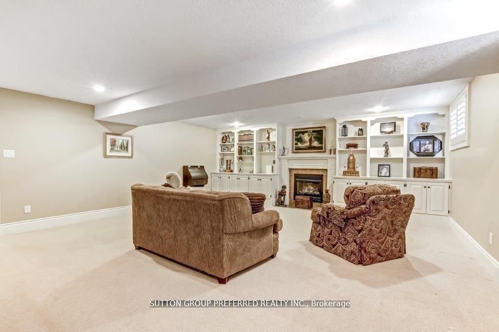 124 North Centre Road 23 Property Photo 28