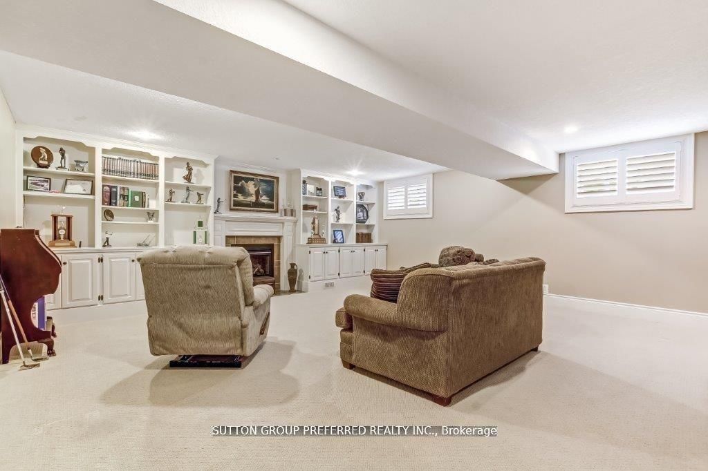 124 North Centre Road 23 Property Photo 29