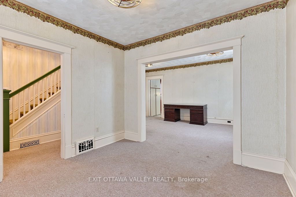 415 Trafalgar Road Property Photo 19