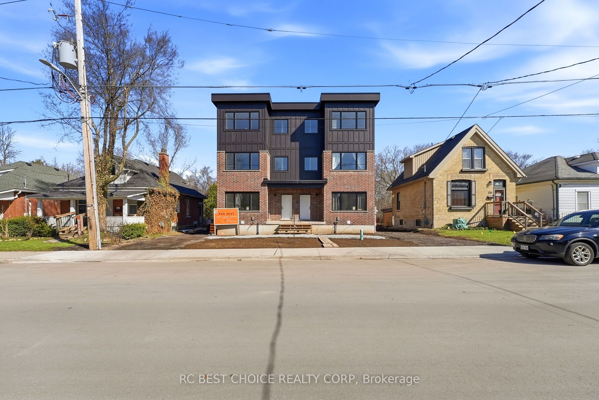 108 BRISCOE Street E Property Photo 1