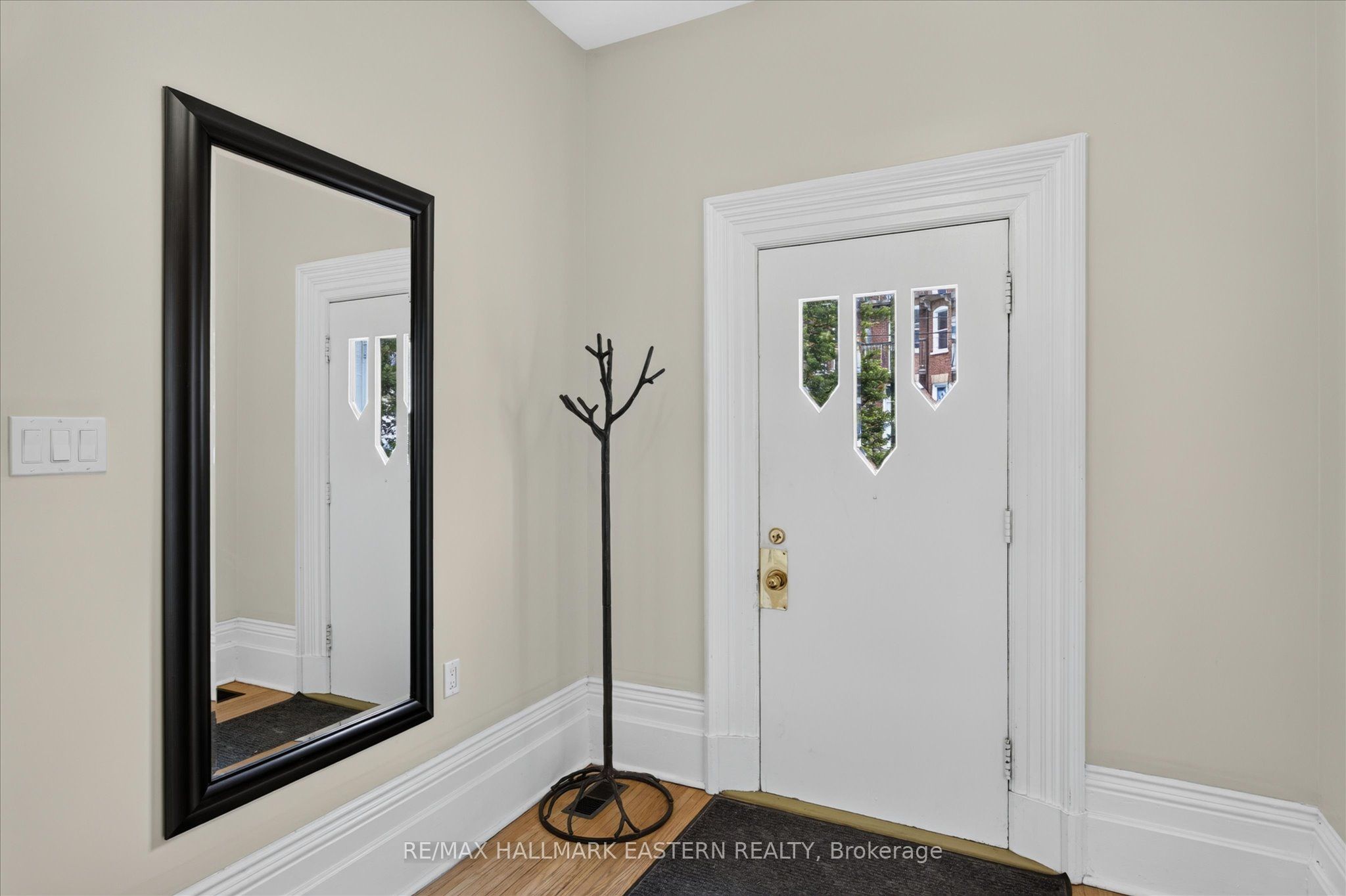 475 Aylmer Street N Property Photo 5