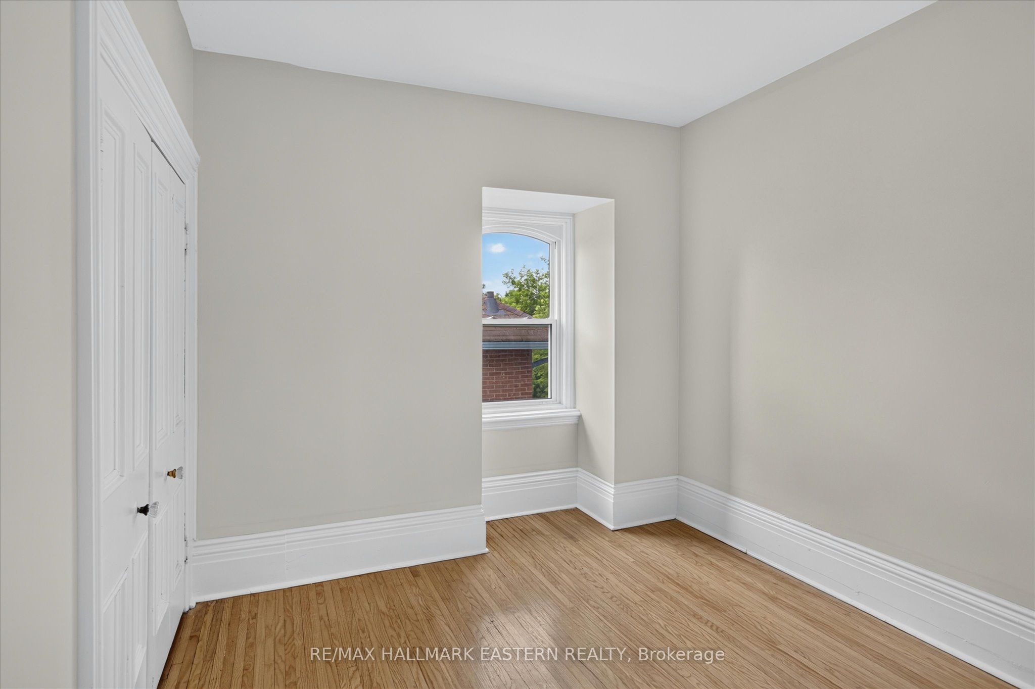 475 Aylmer Street N Property Photo 24