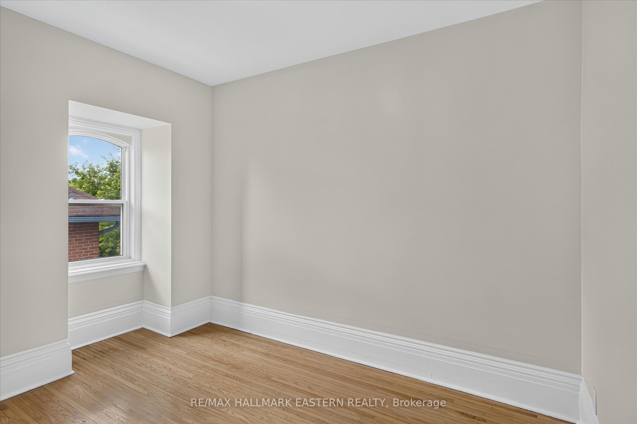 475 Aylmer Street N Property Photo 25