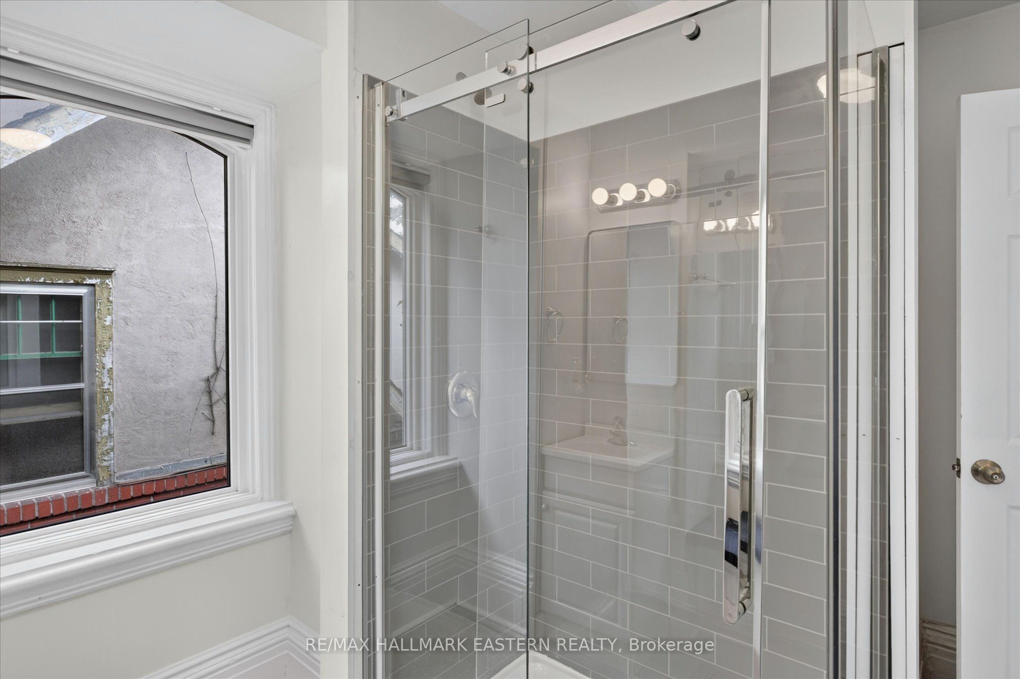 475 Aylmer Street N Property Photo 28