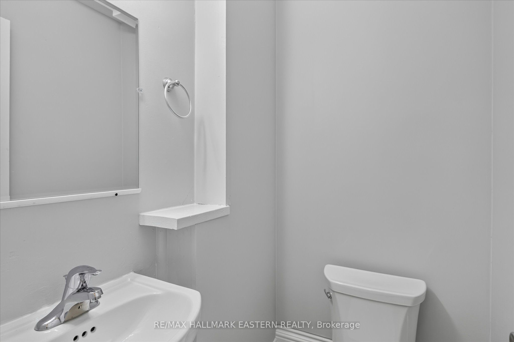475 Aylmer Street N Property Photo 29