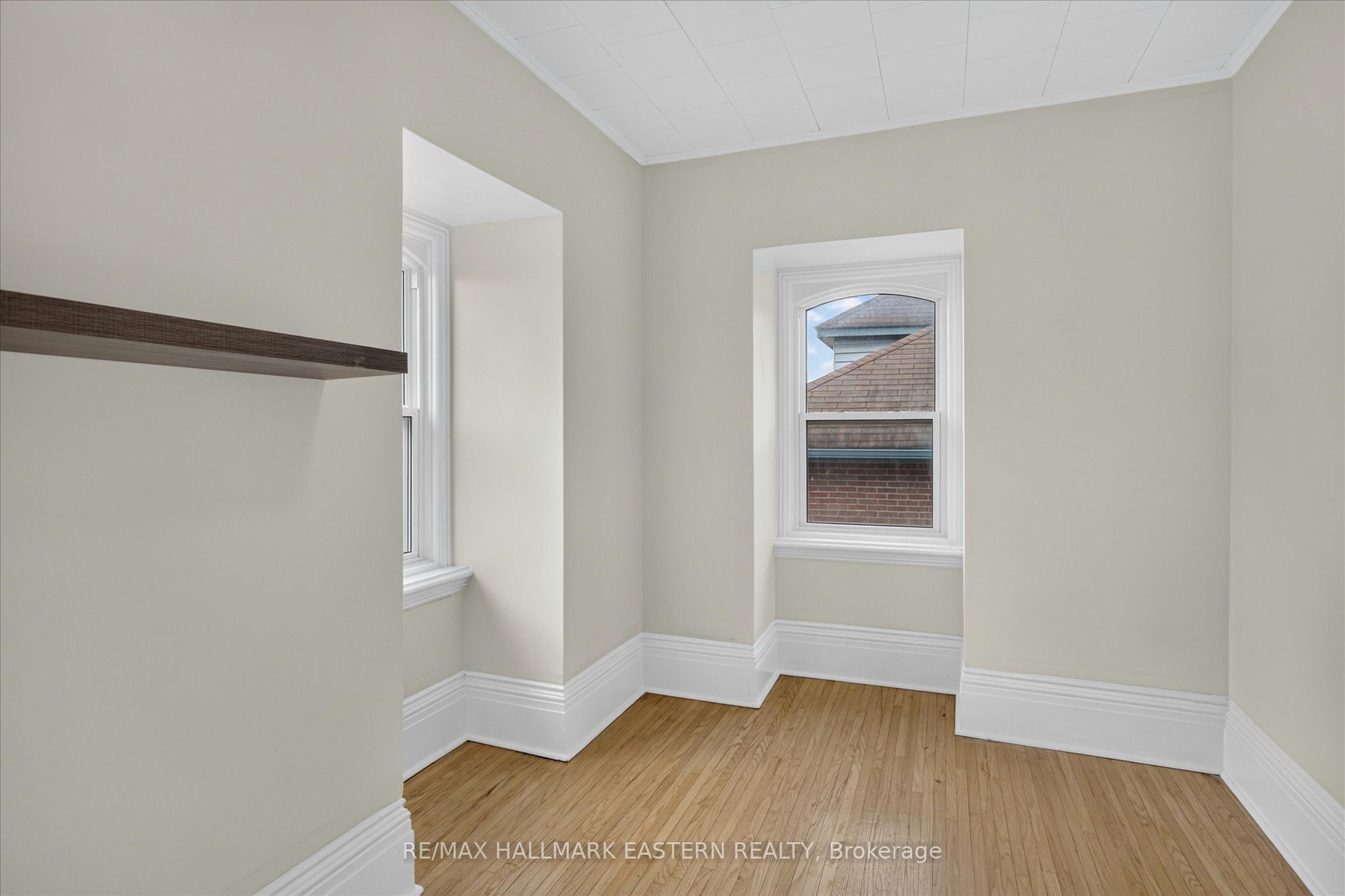 475 Aylmer Street N Property Photo 32