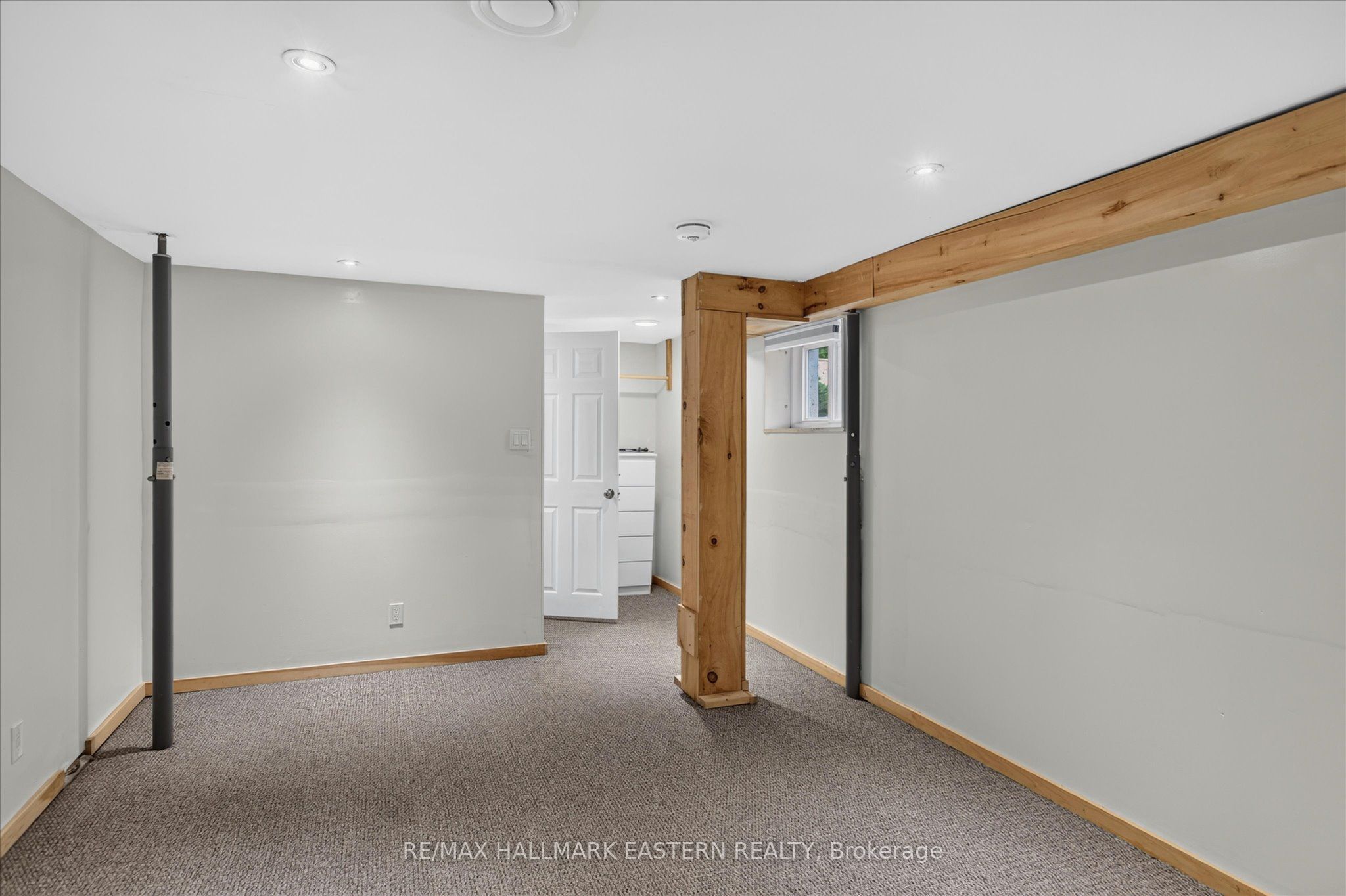 475 Aylmer Street N Property Photo 37