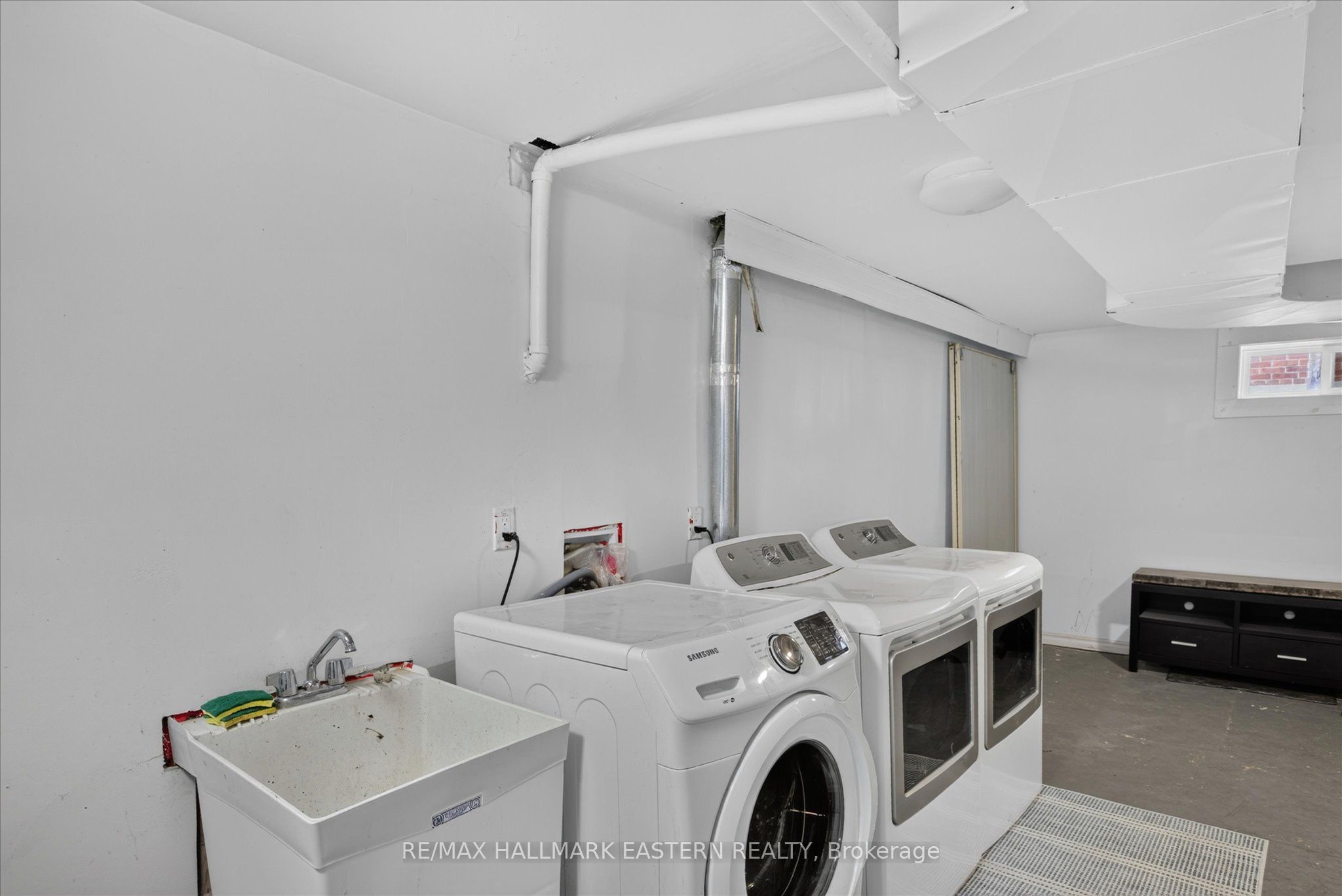 475 Aylmer Street N Property Photo 40