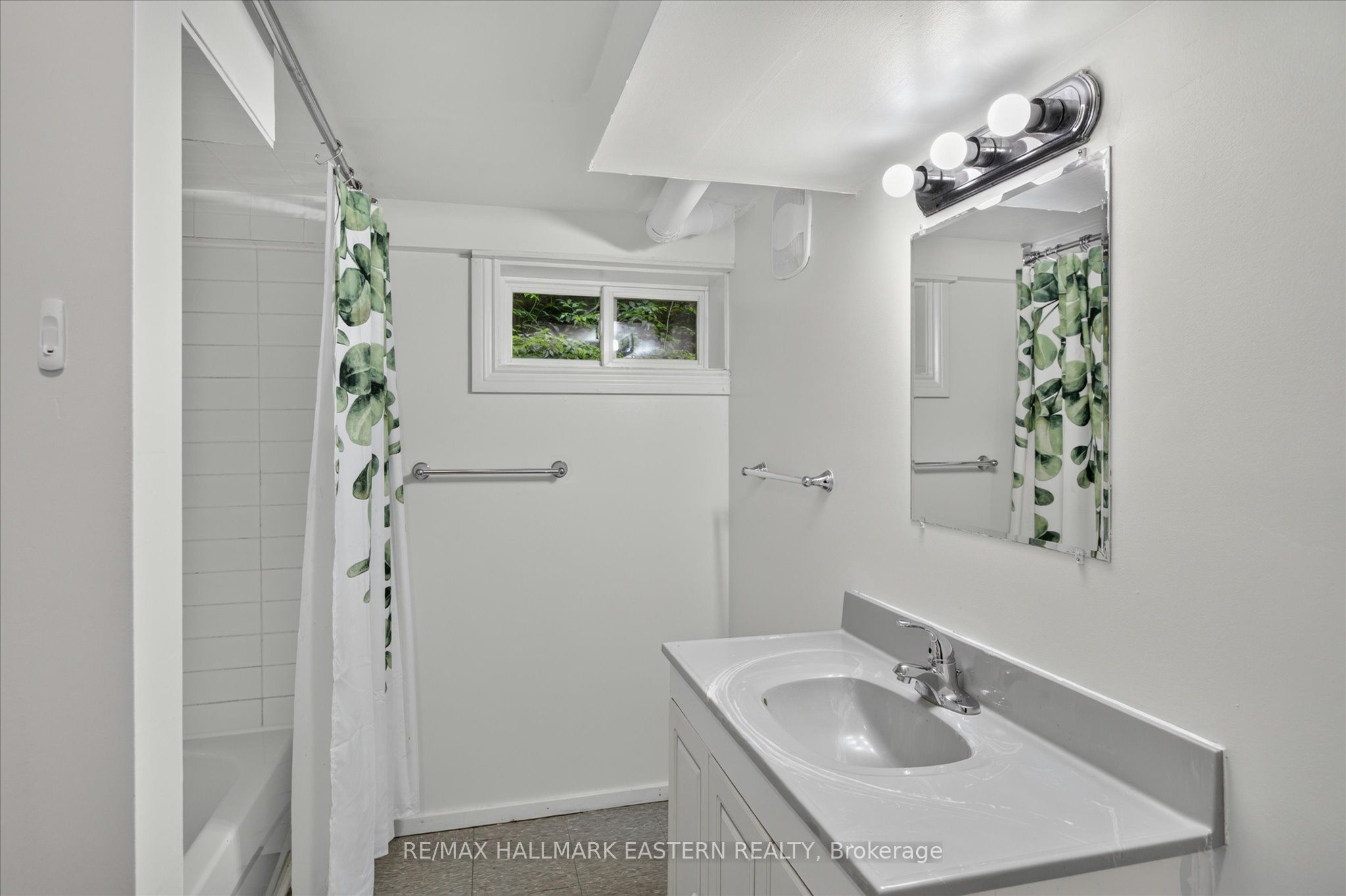 475 Aylmer Street N Property Photo 41