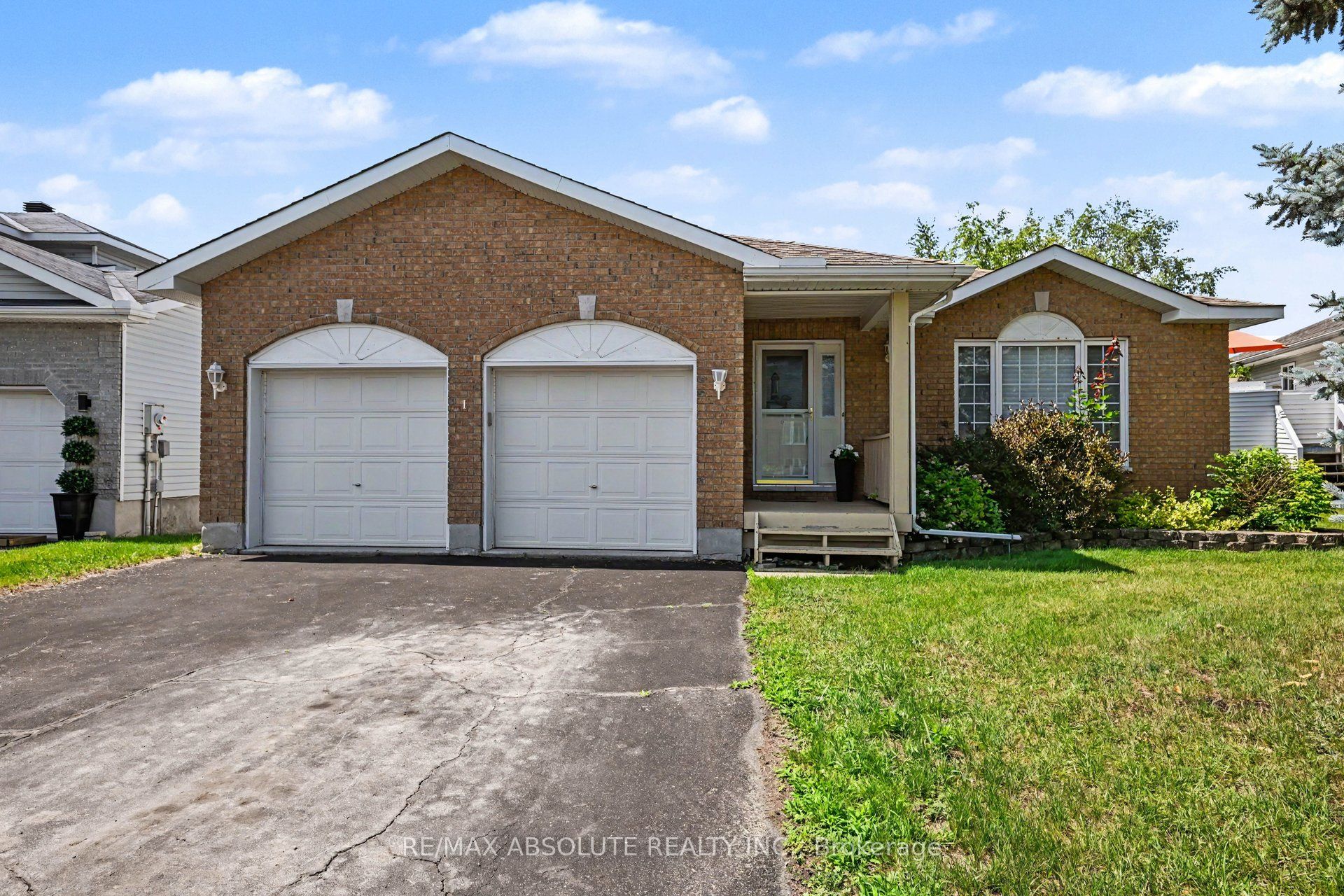 1 River Ridge Crescent Property Photo 1