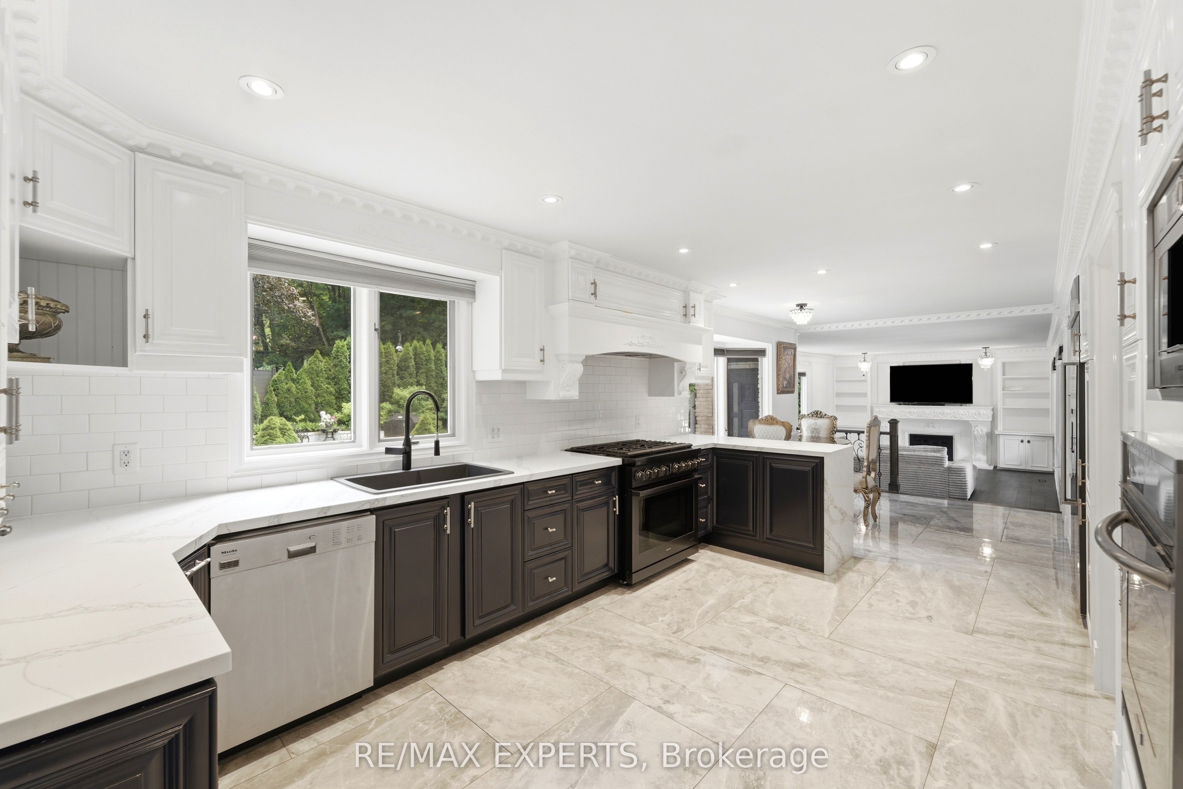 28 Stonegate Drive Property Photo 11
