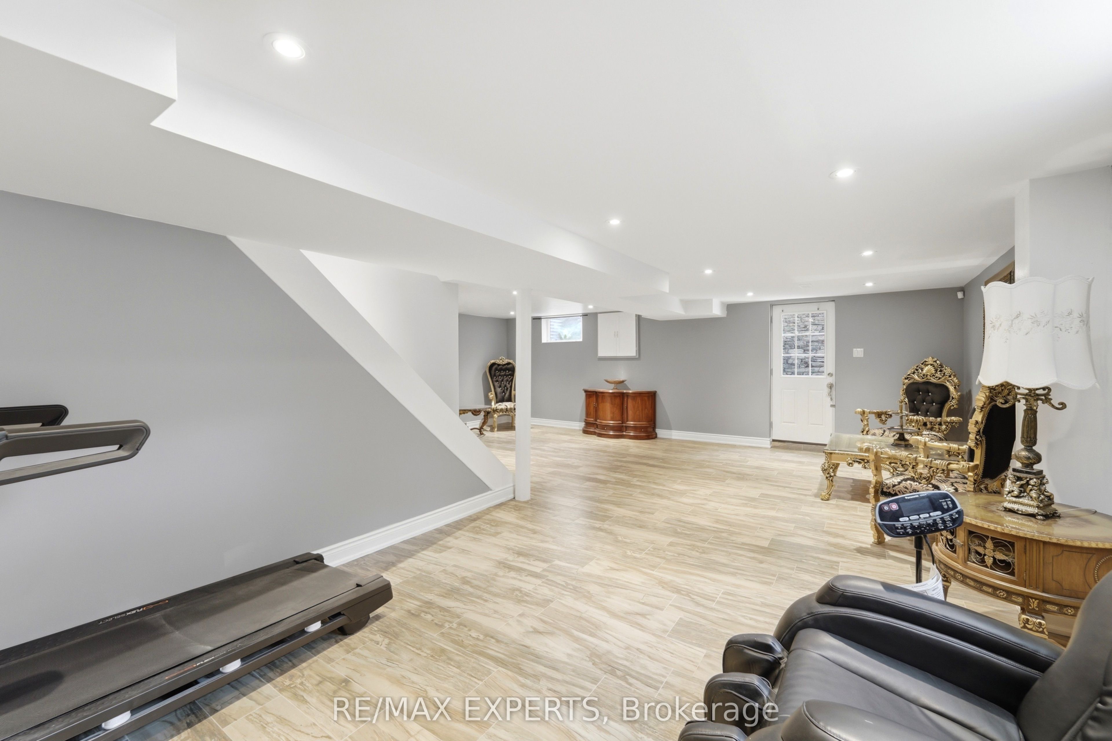 28 Stonegate Drive Property Photo 32