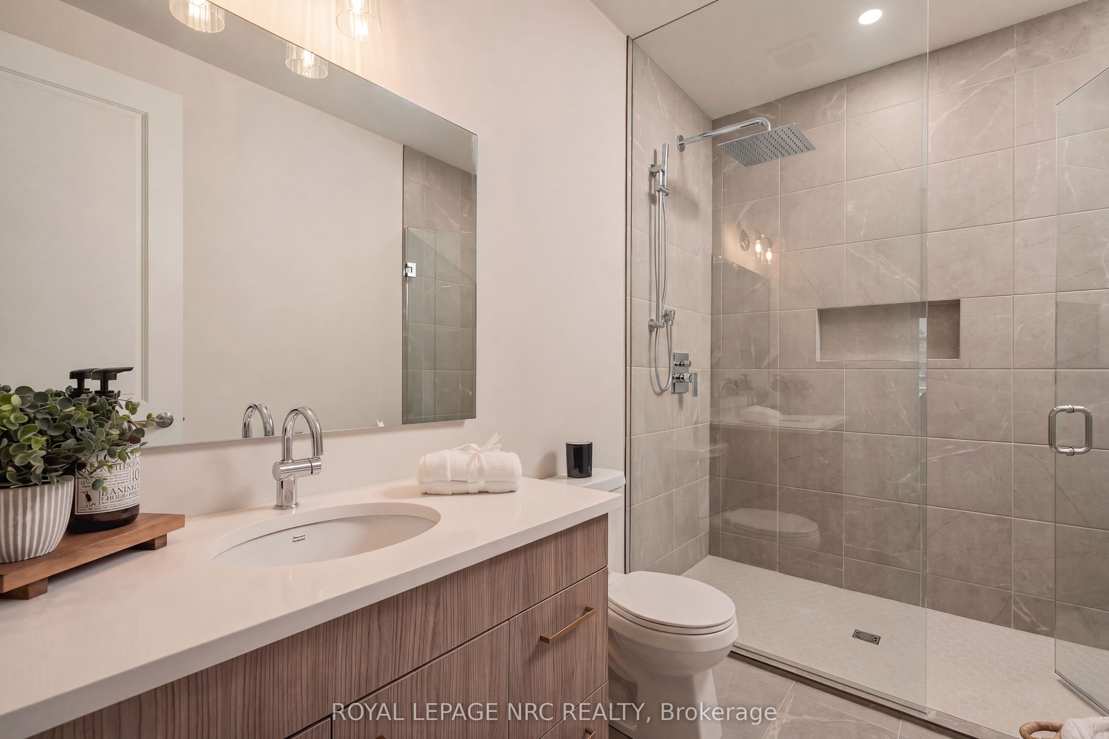 586 Seneca Drive 70 C Property Photo 21