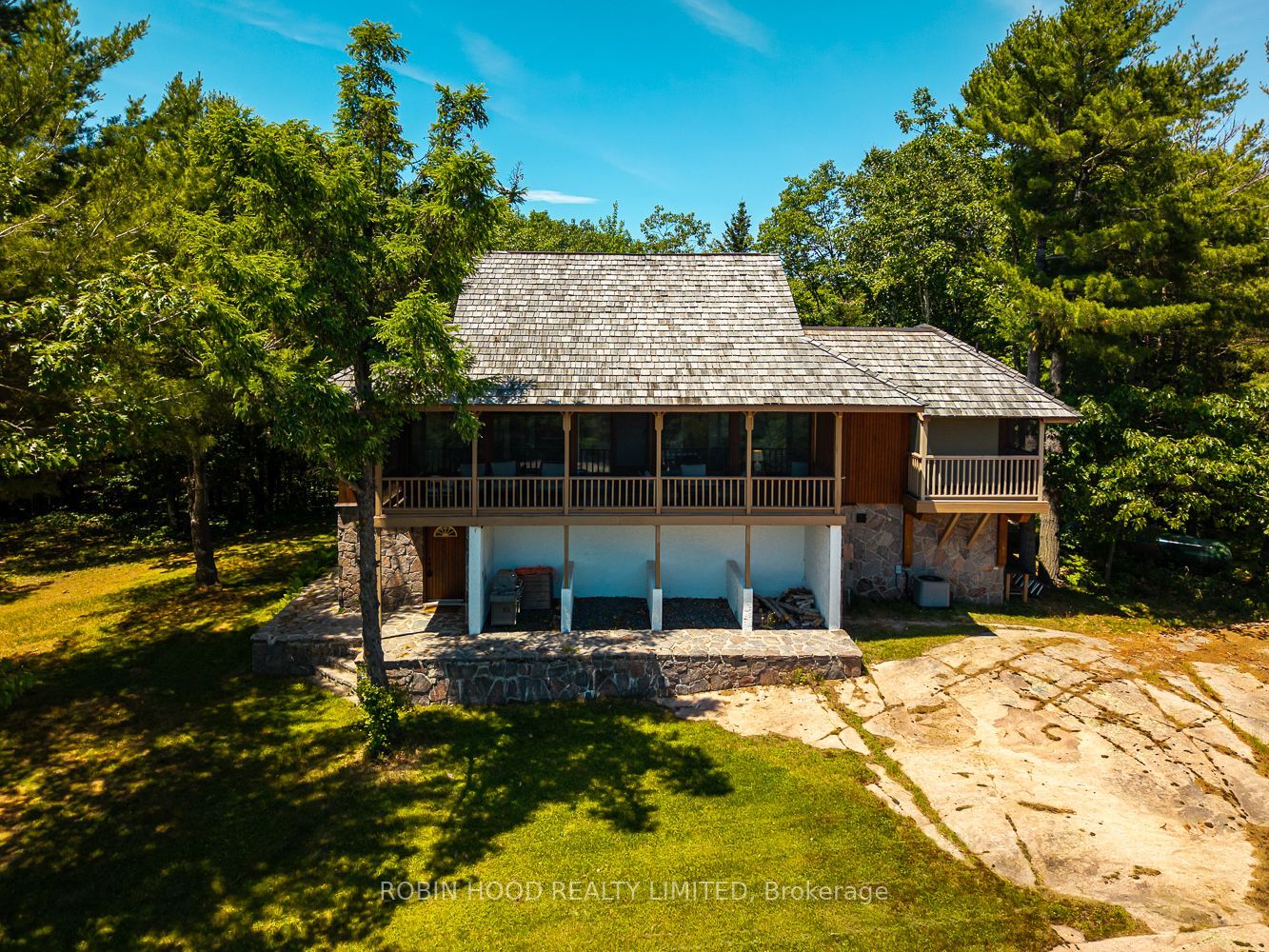 47 Linda Lane E Property Photo 3