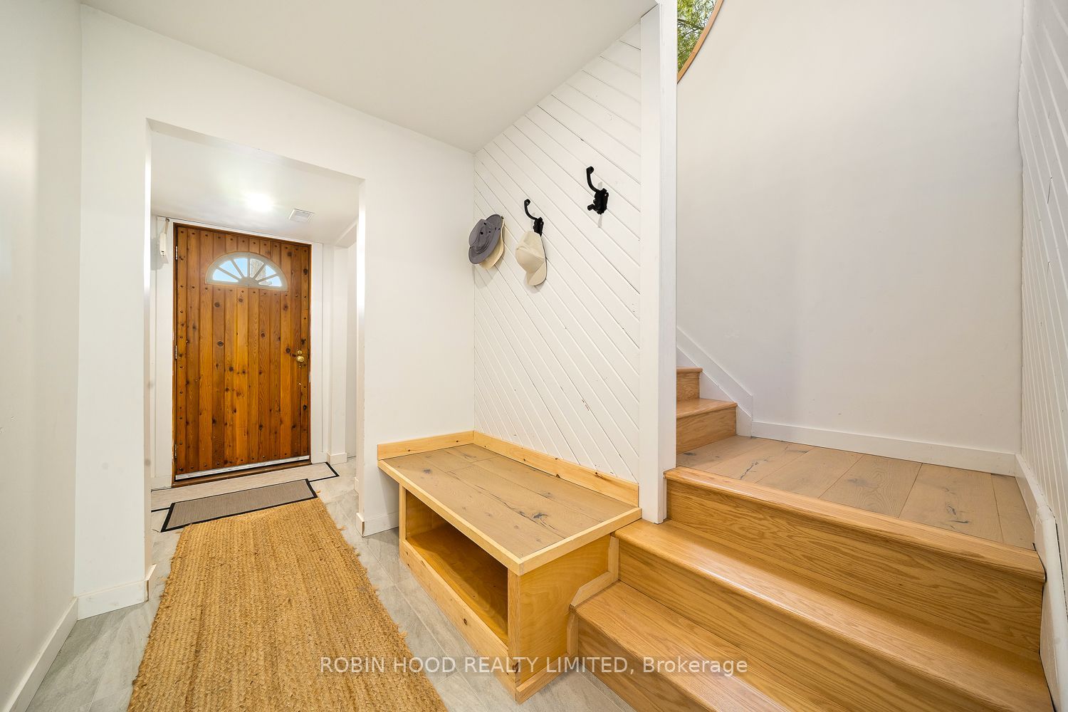 47 Linda Lane E Property Photo 7