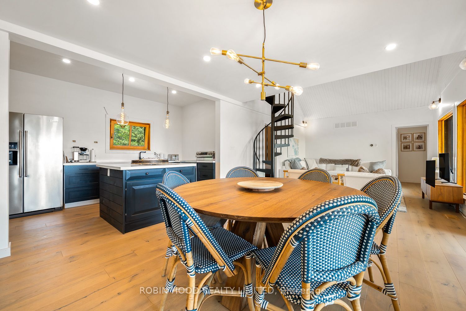 47 Linda Lane E Property Photo 13