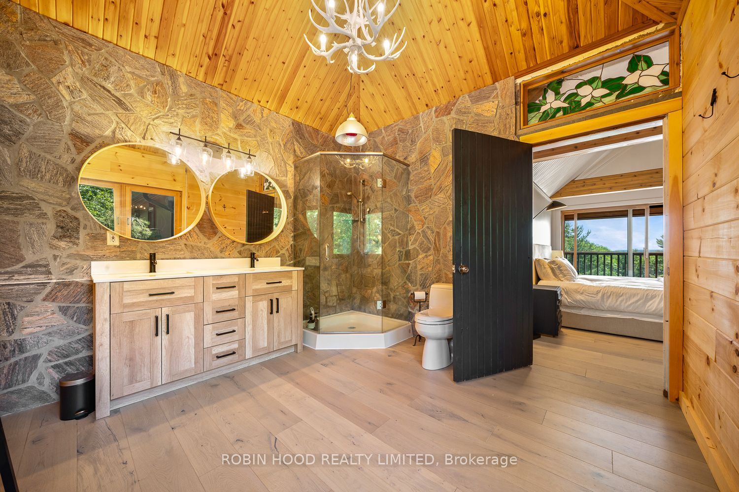 47 Linda Lane E Property Photo 23