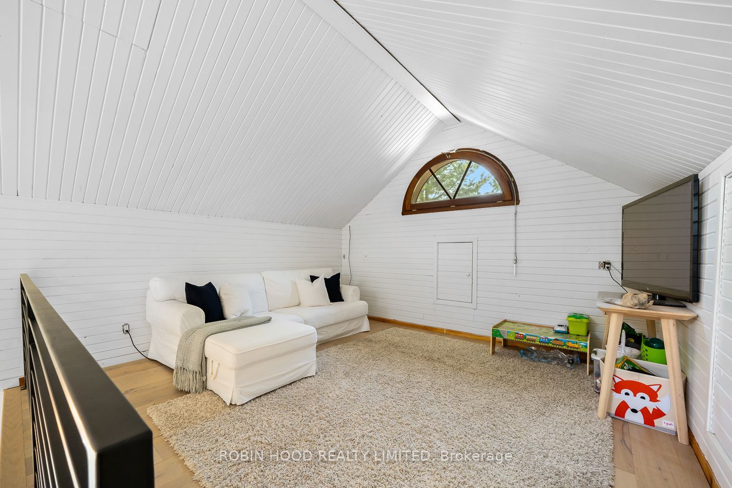 47 Linda Lane E Property Photo 26