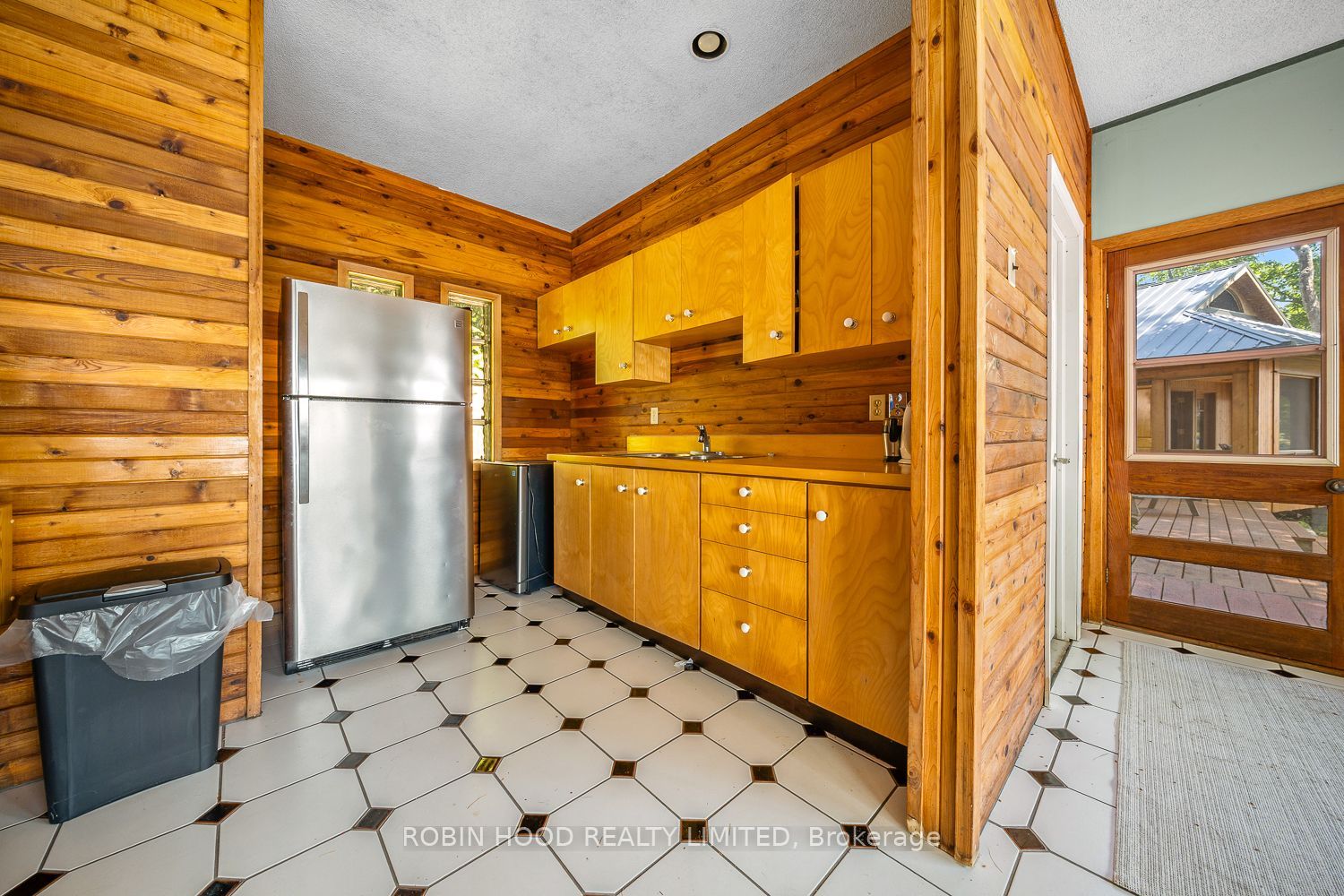 47 Linda Lane E Property Photo 33