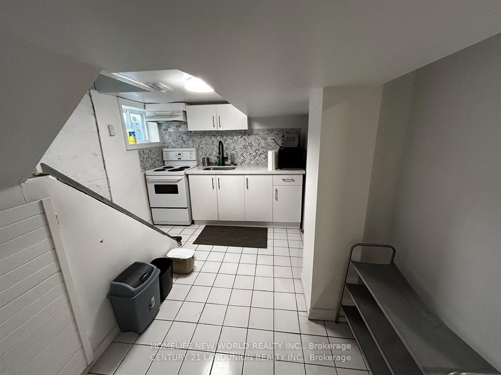 46 Arnold Street Bsmt Rm 2 Property Photo 8