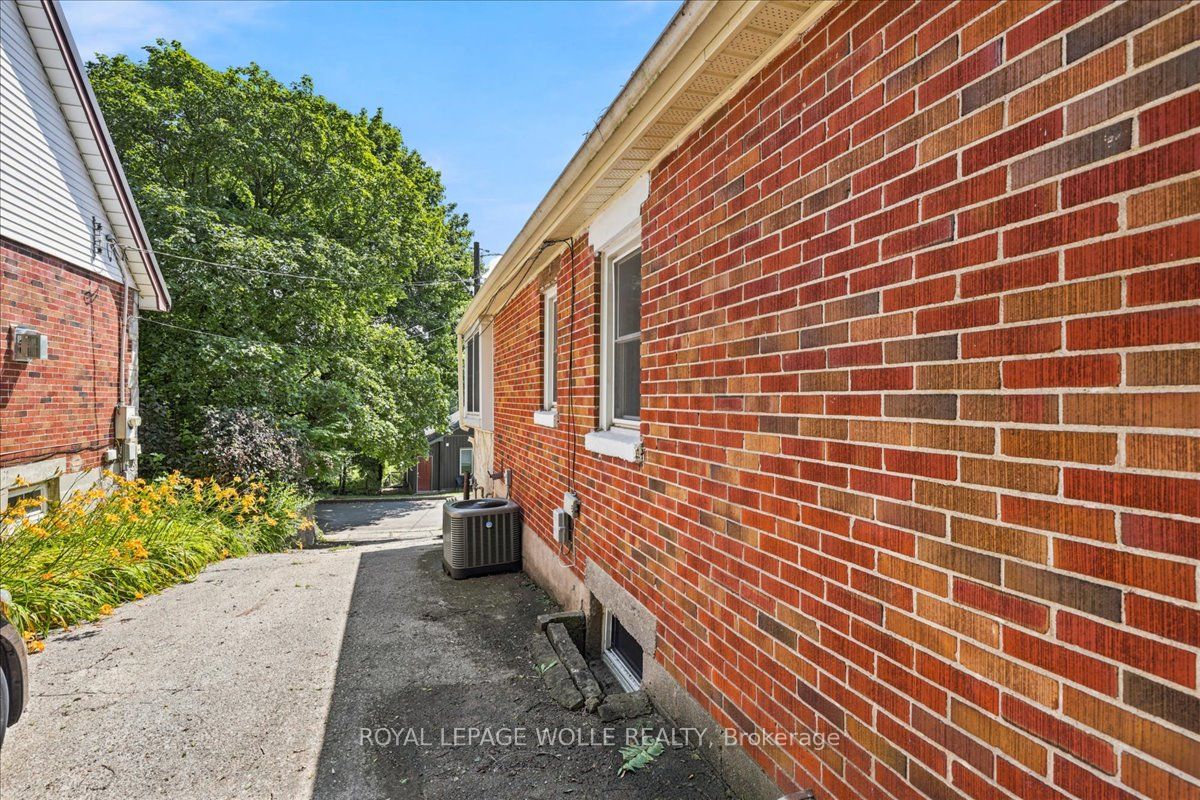 22 Ramore Street Property Photo 37