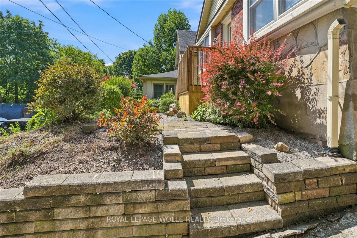 22 Ramore Street Property Photo 40