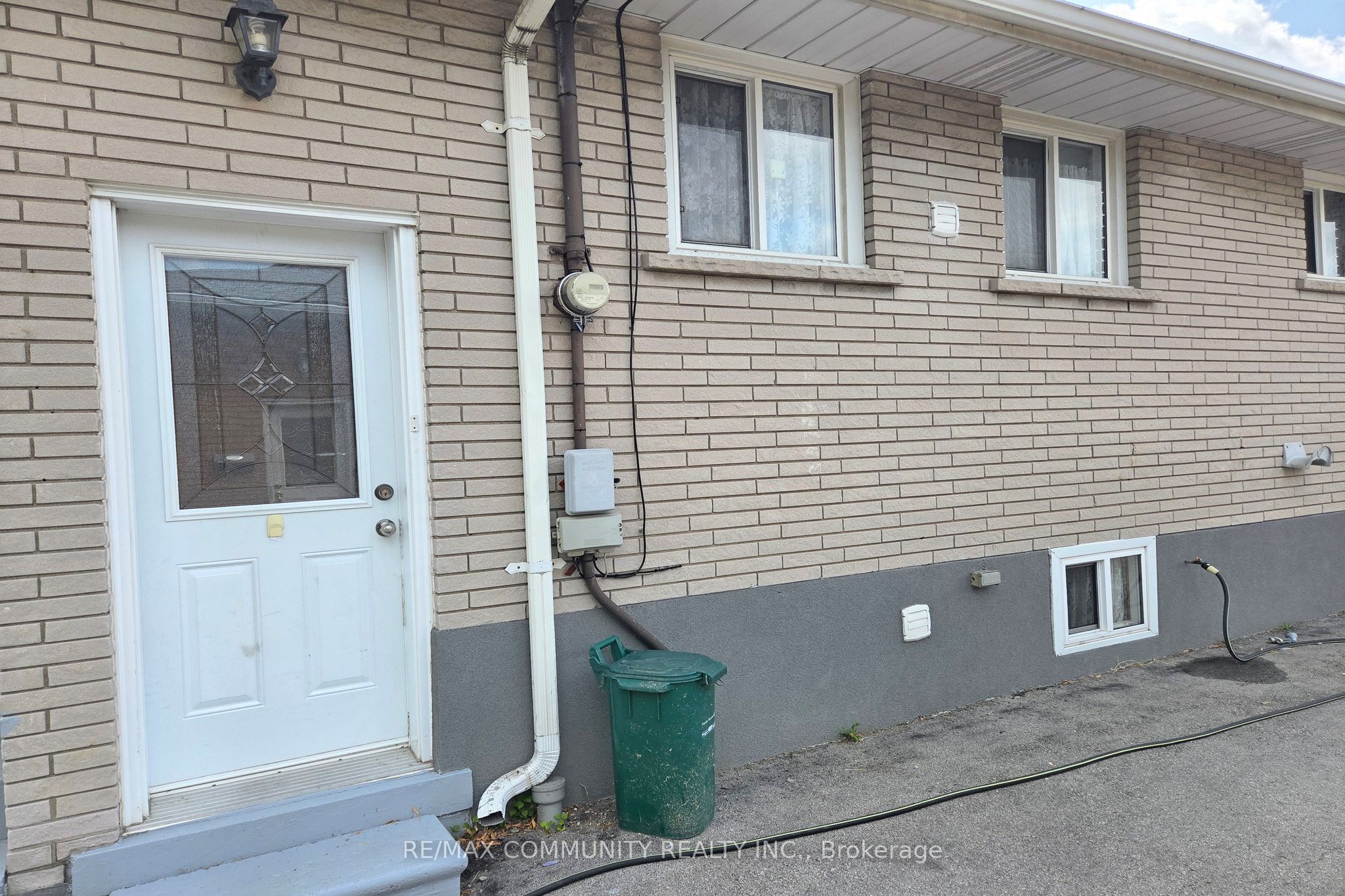 161 Mohawk Road W Bsmt Property Photo 2