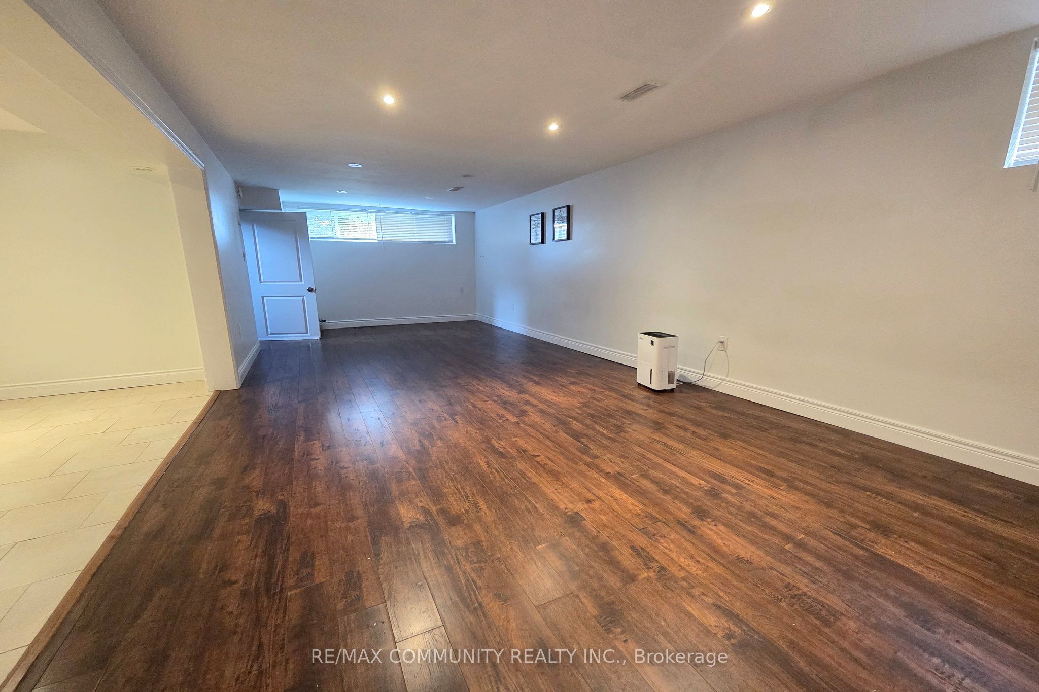 161 Mohawk Road W Bsmt Property Photo 5