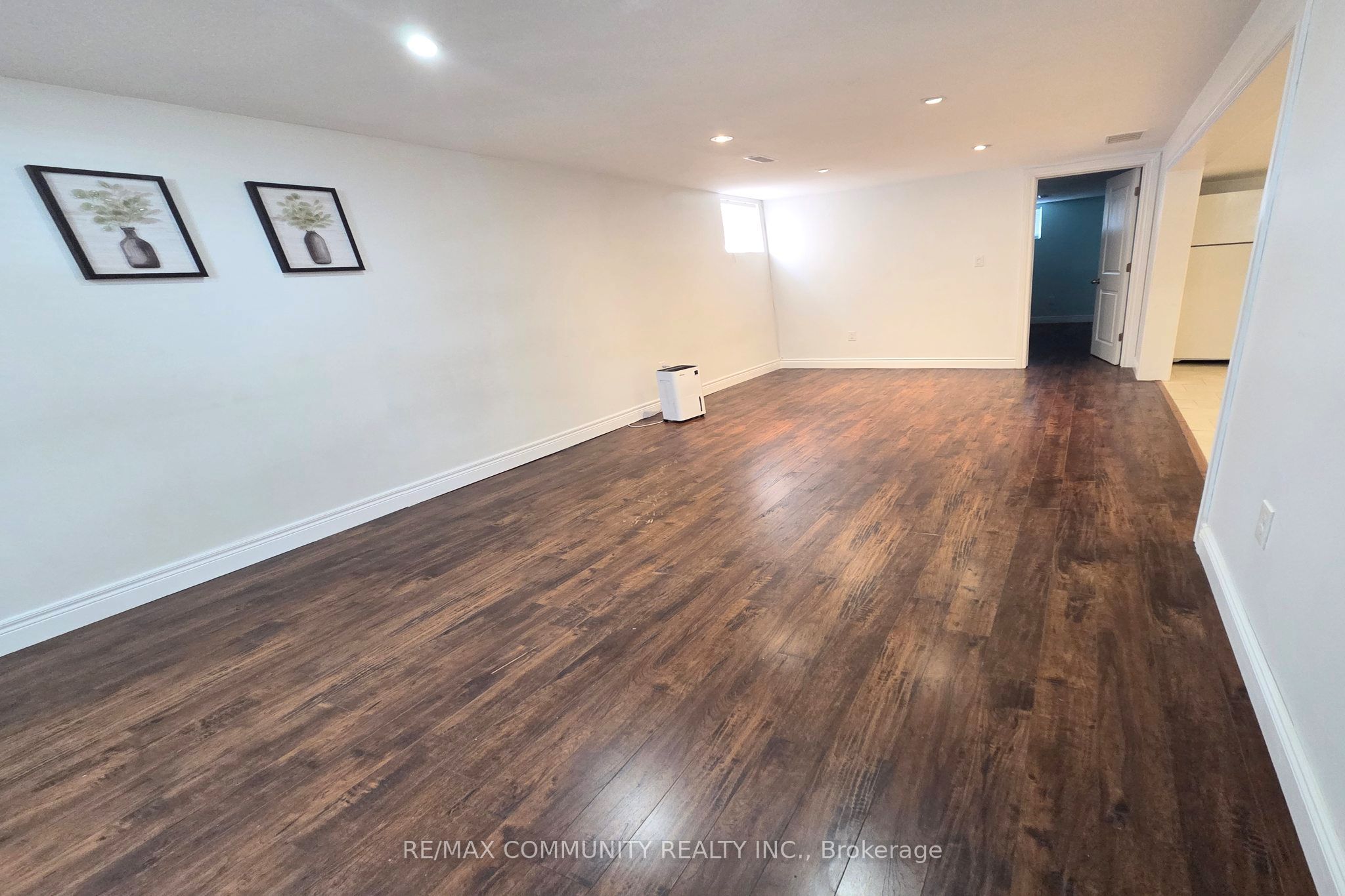 161 Mohawk Road W Bsmt Property Photo 6