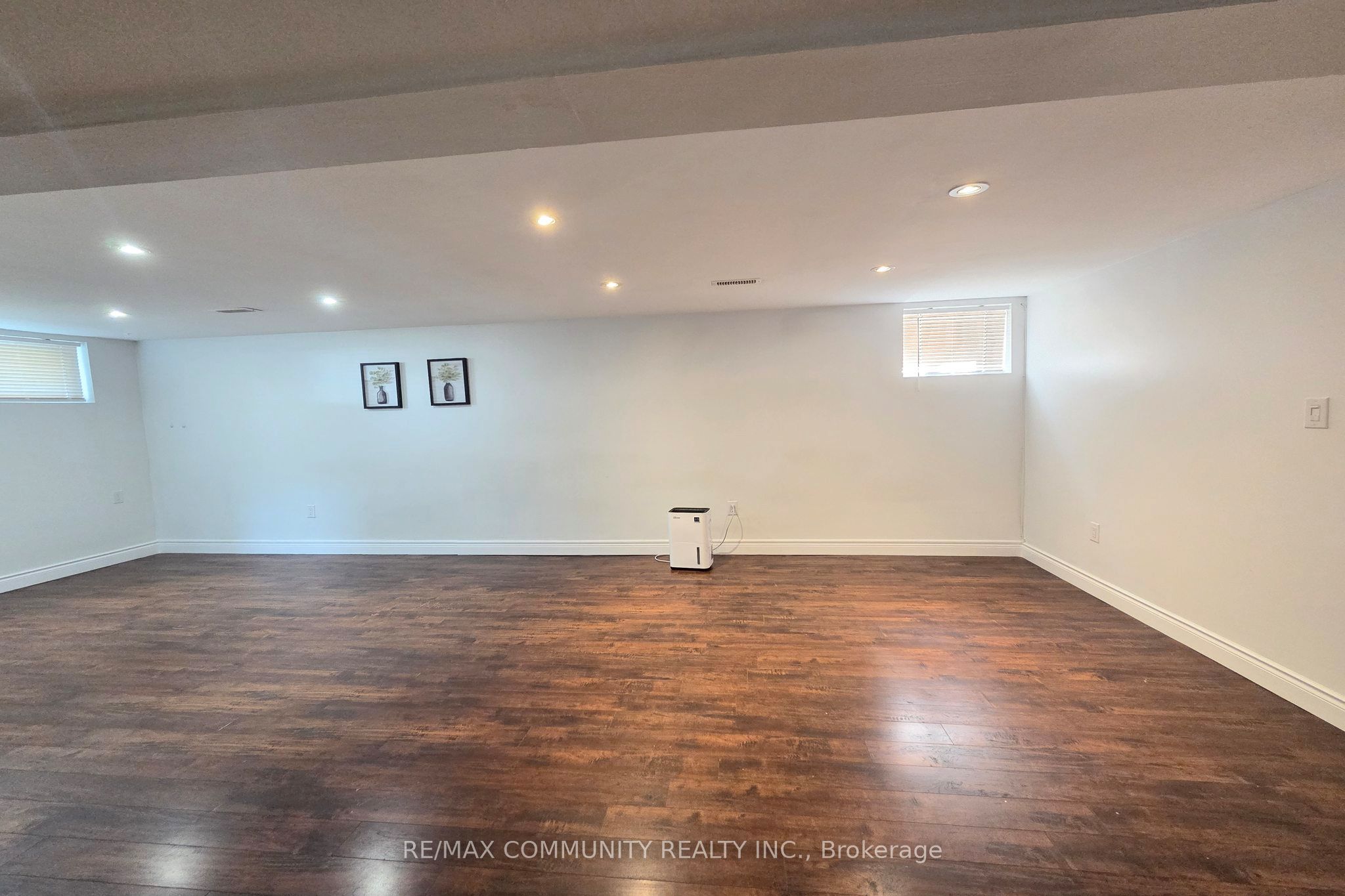 161 Mohawk Road W Bsmt Property Photo 9