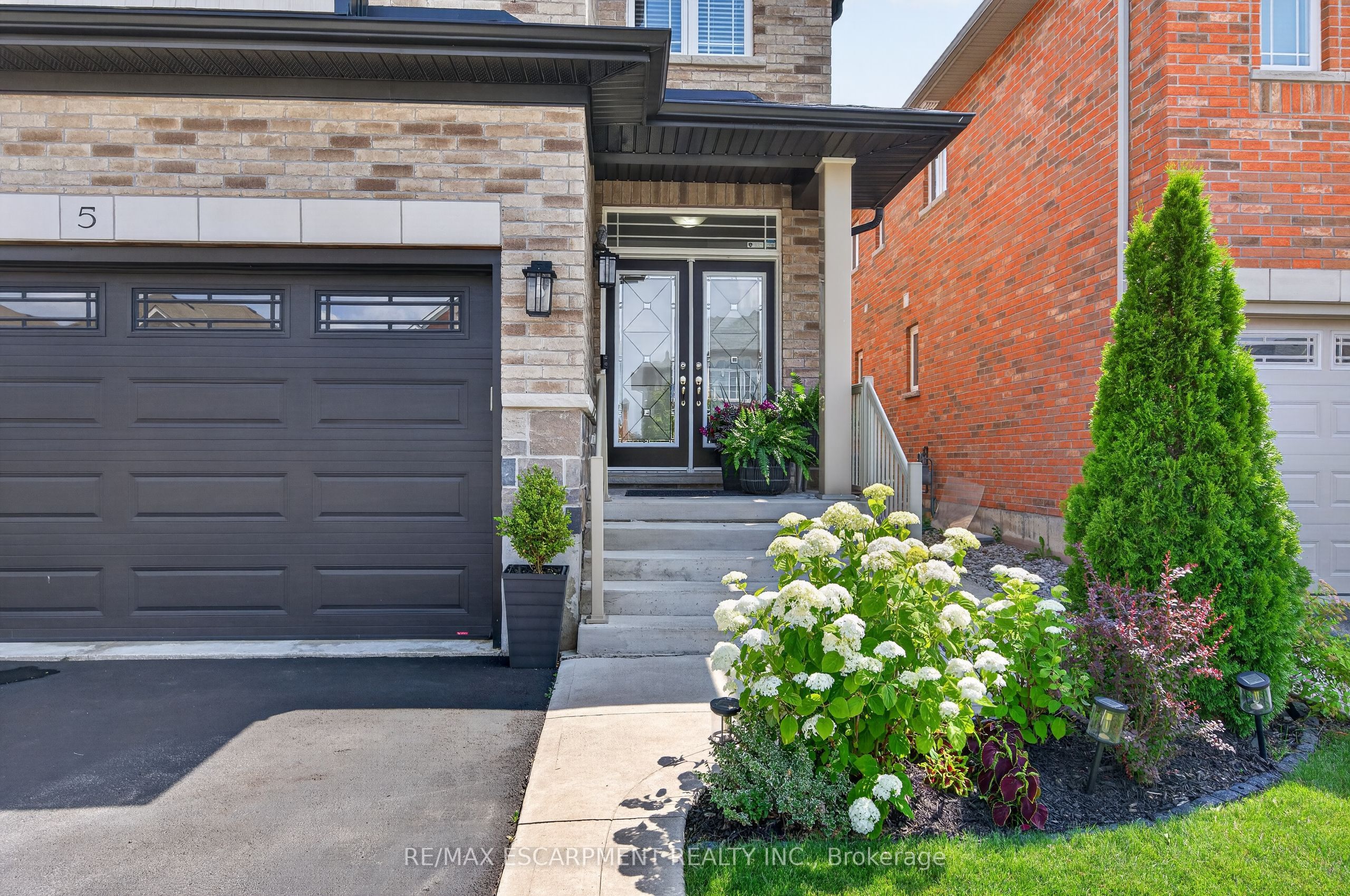 5 Narbonne Crescent Property Photo 6