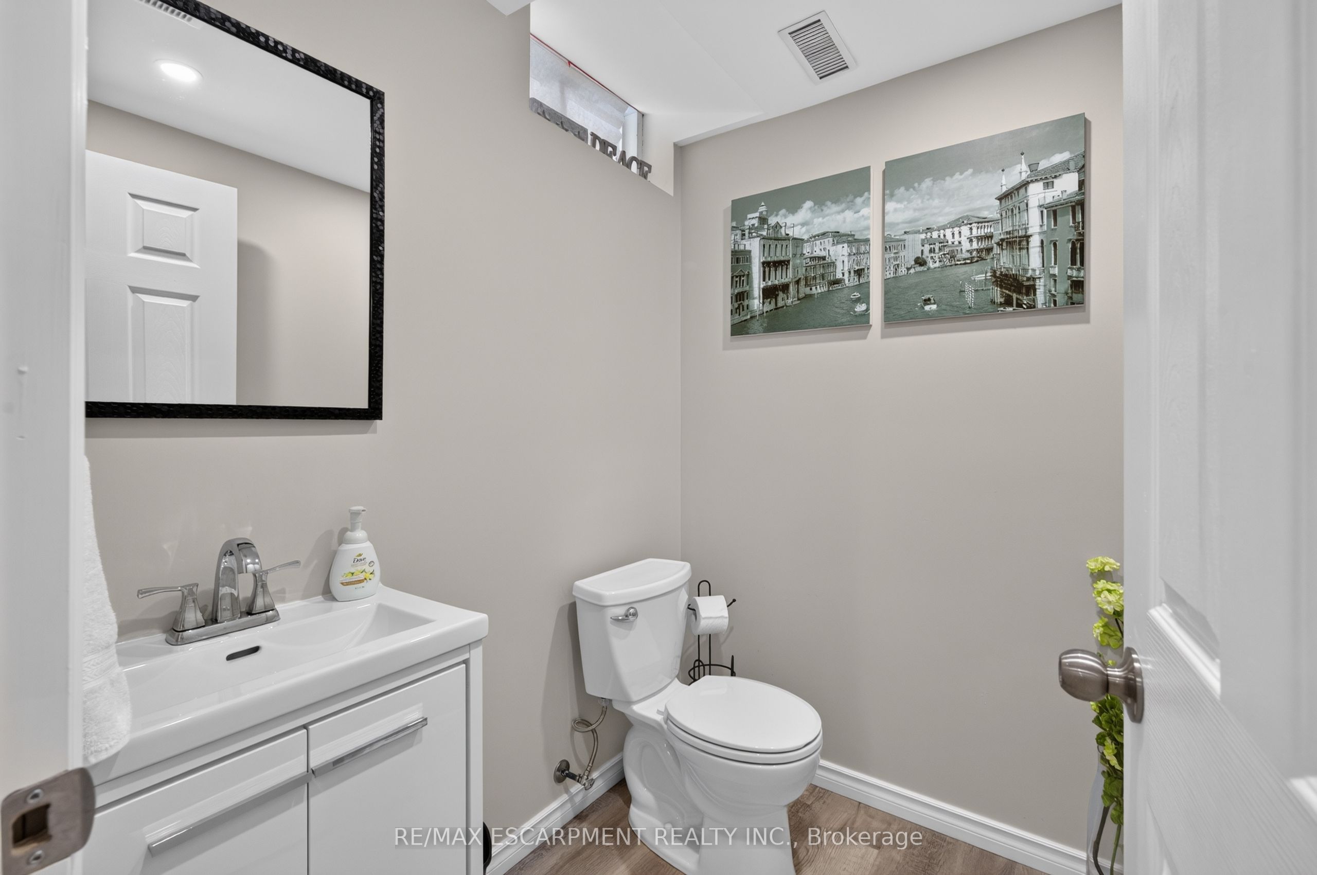 5 Narbonne Crescent Property Photo 45