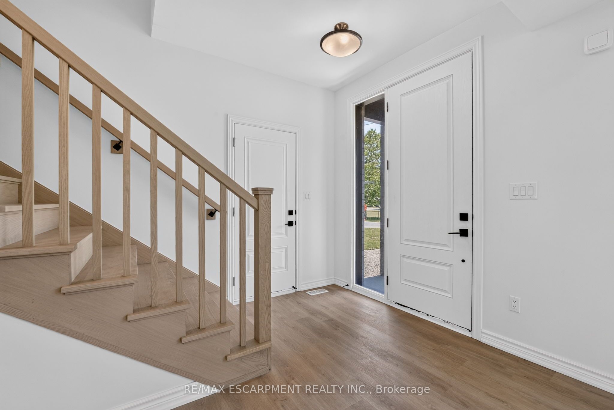 203 Park Street Property Photo 7