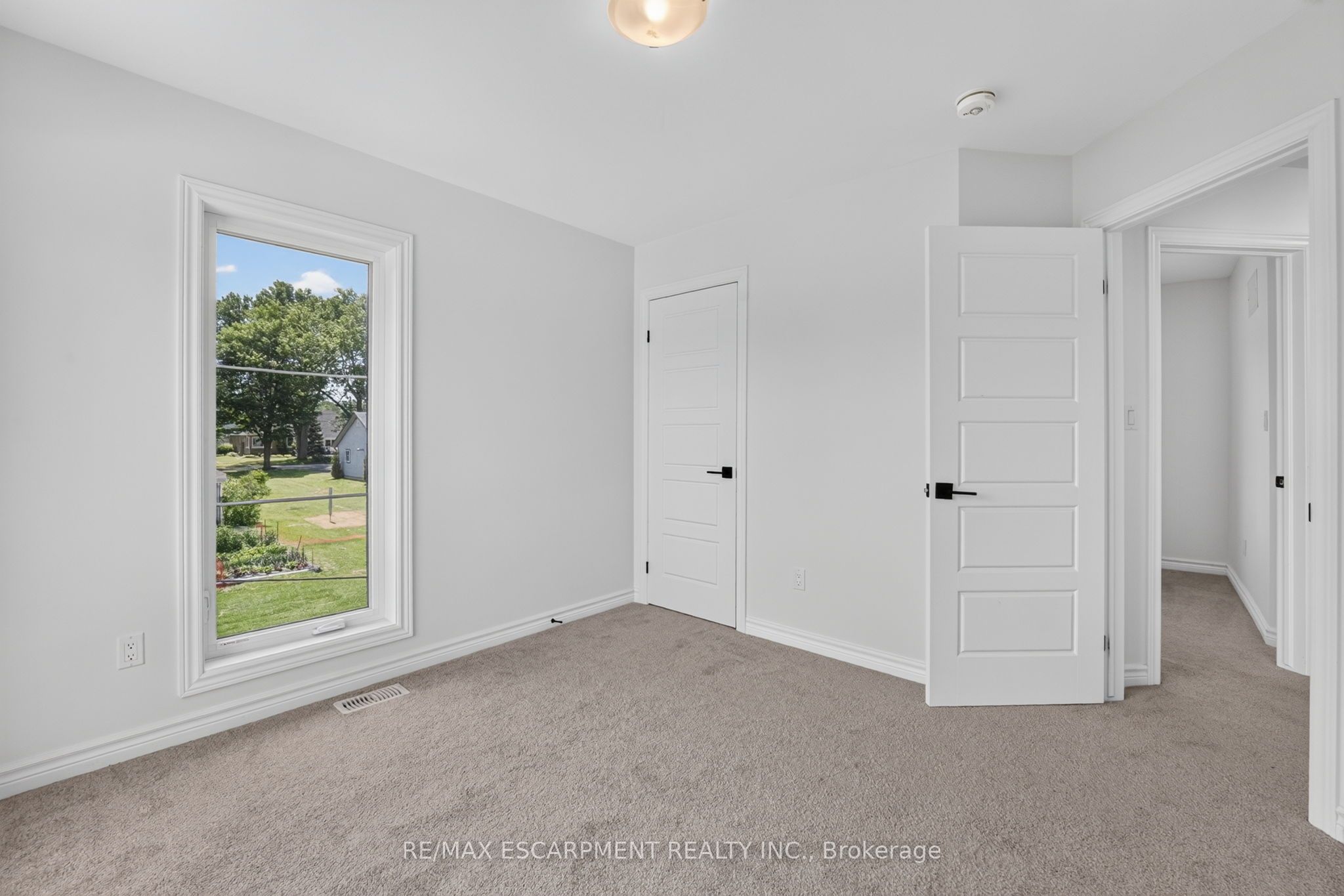 203 Park Street Property Photo 37