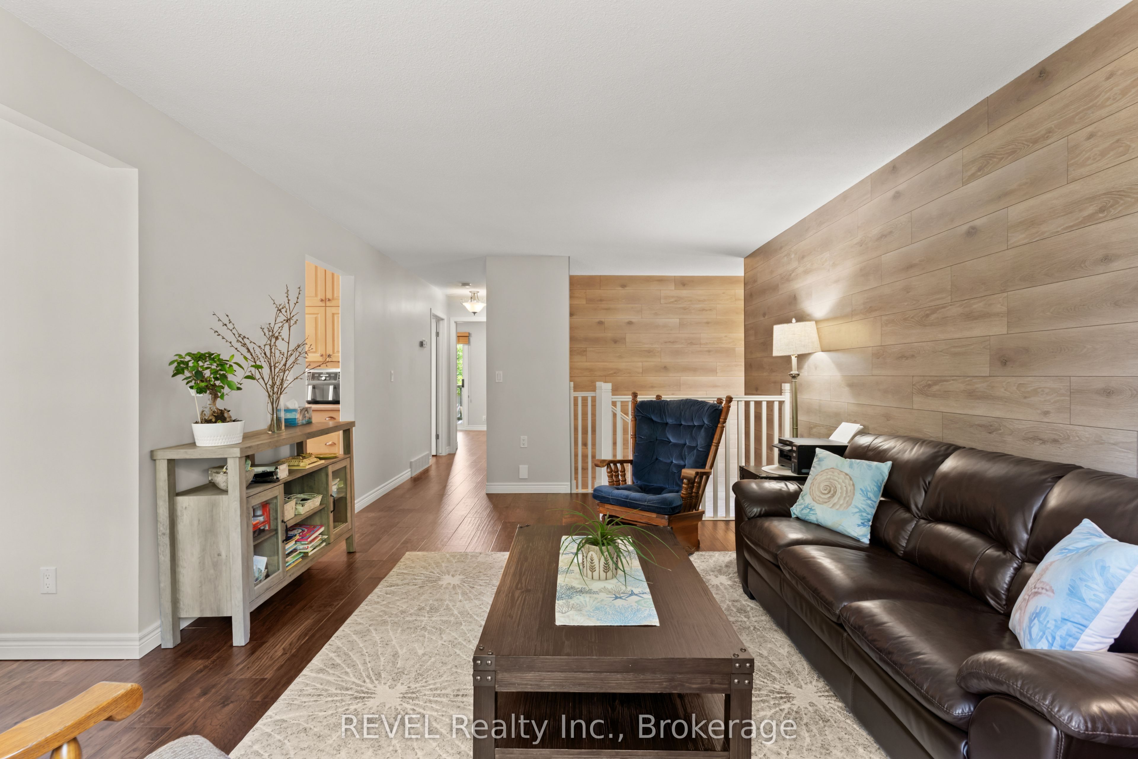 323 Barrick Road Property Photo 4
