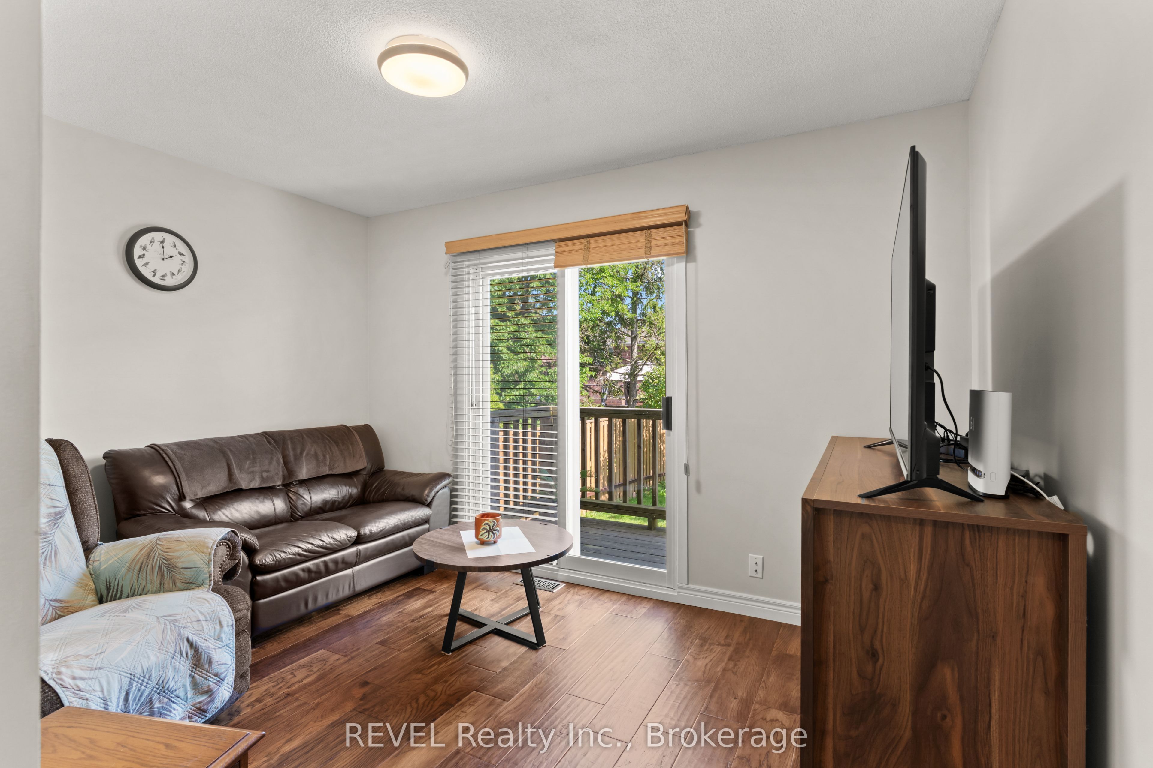 323 Barrick Road Property Photo 13