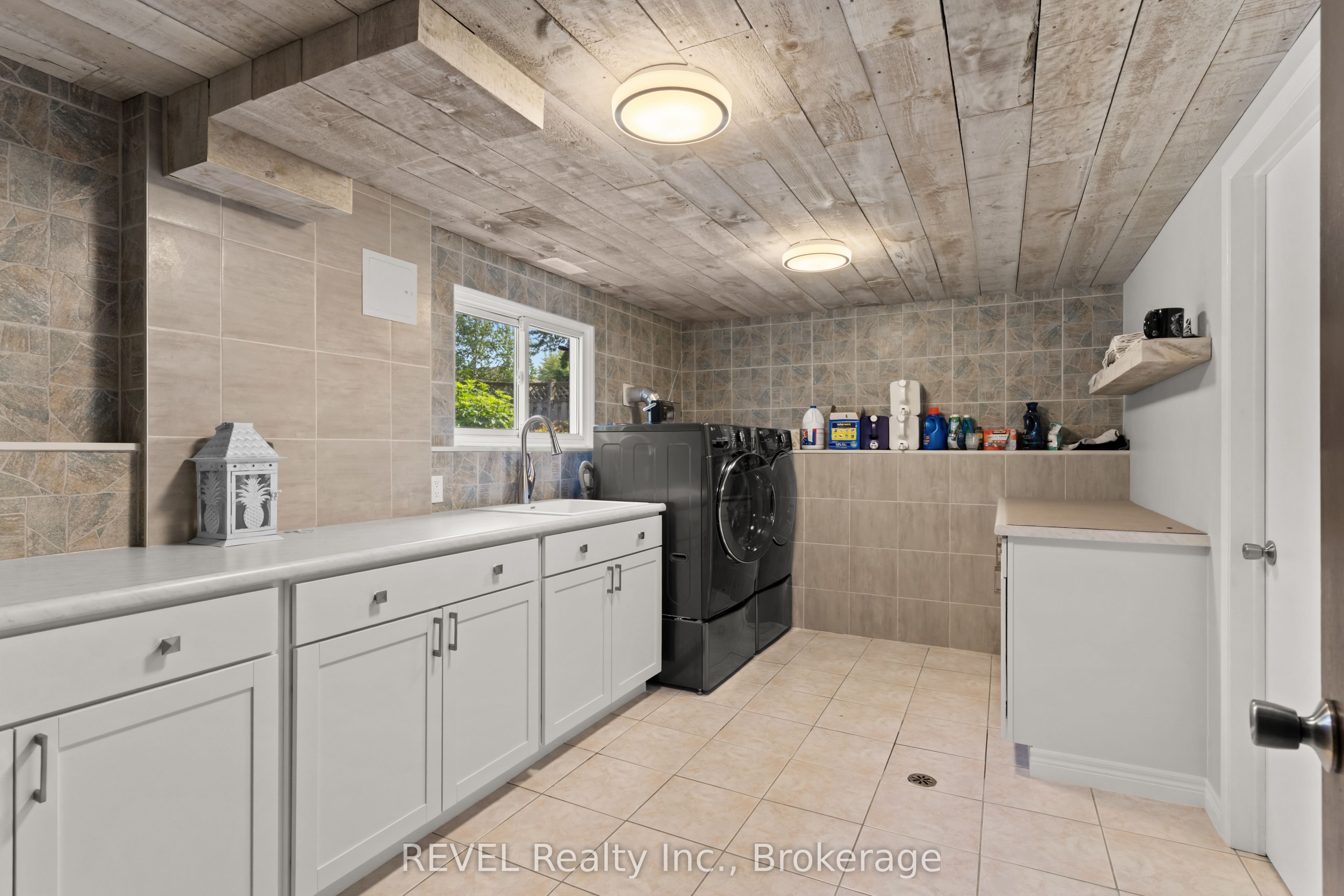 323 Barrick Road Property Photo 26