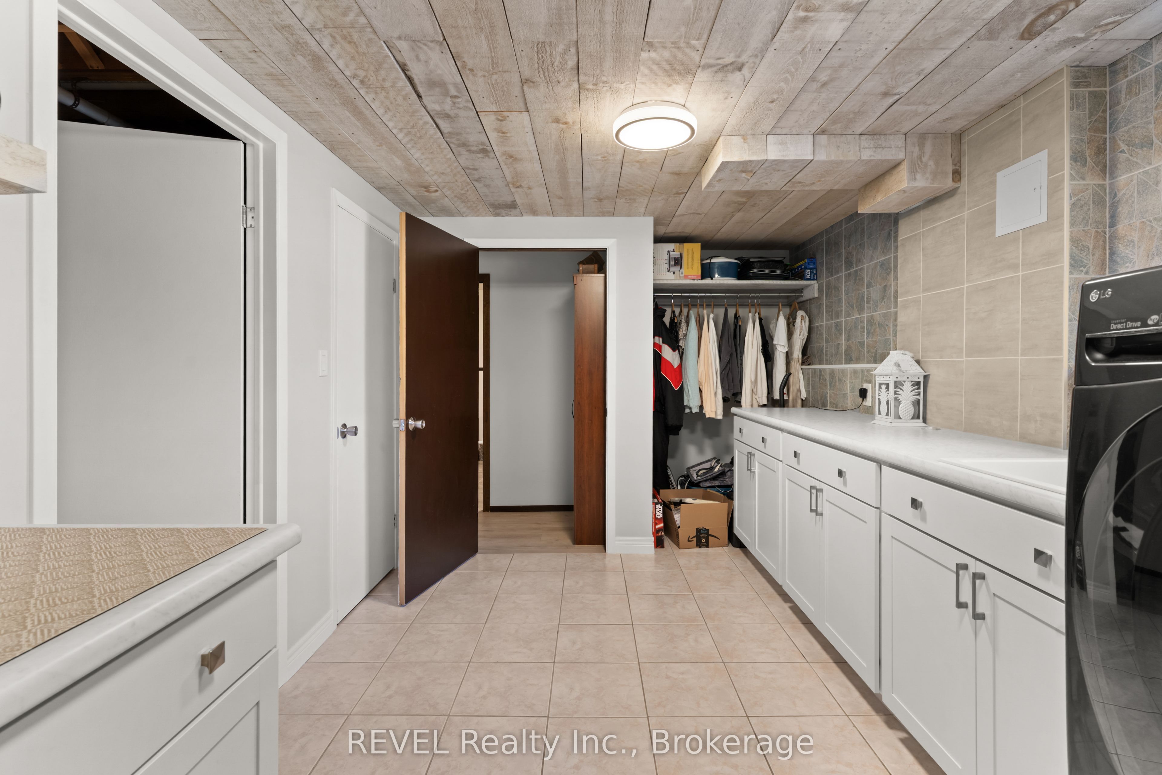 323 Barrick Road Property Photo 27