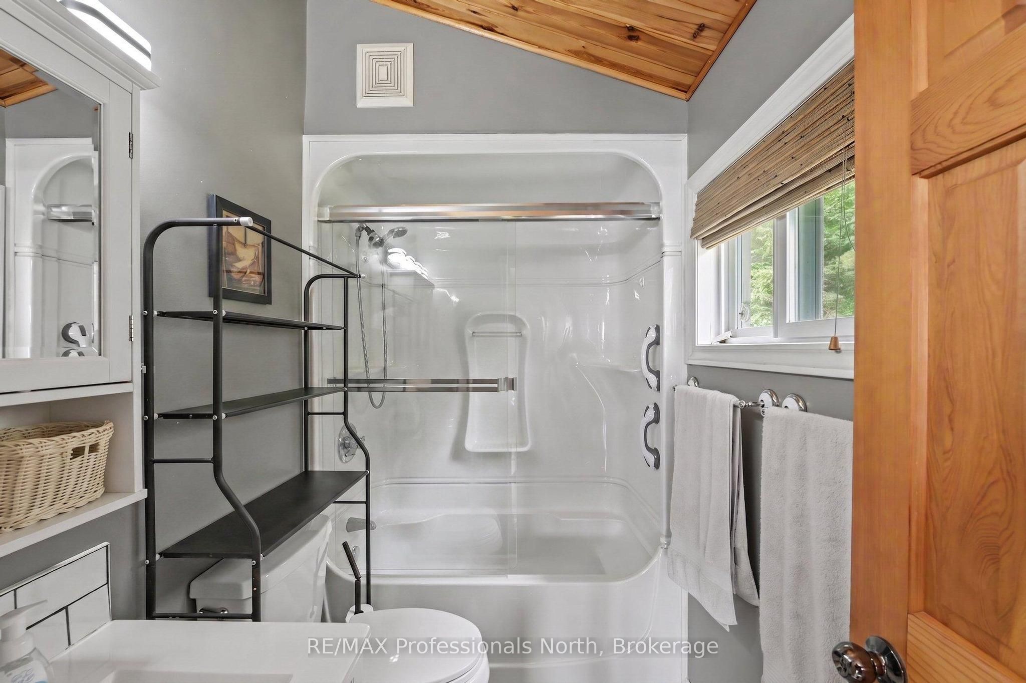 1034 Ablett Court Property Photo 15
