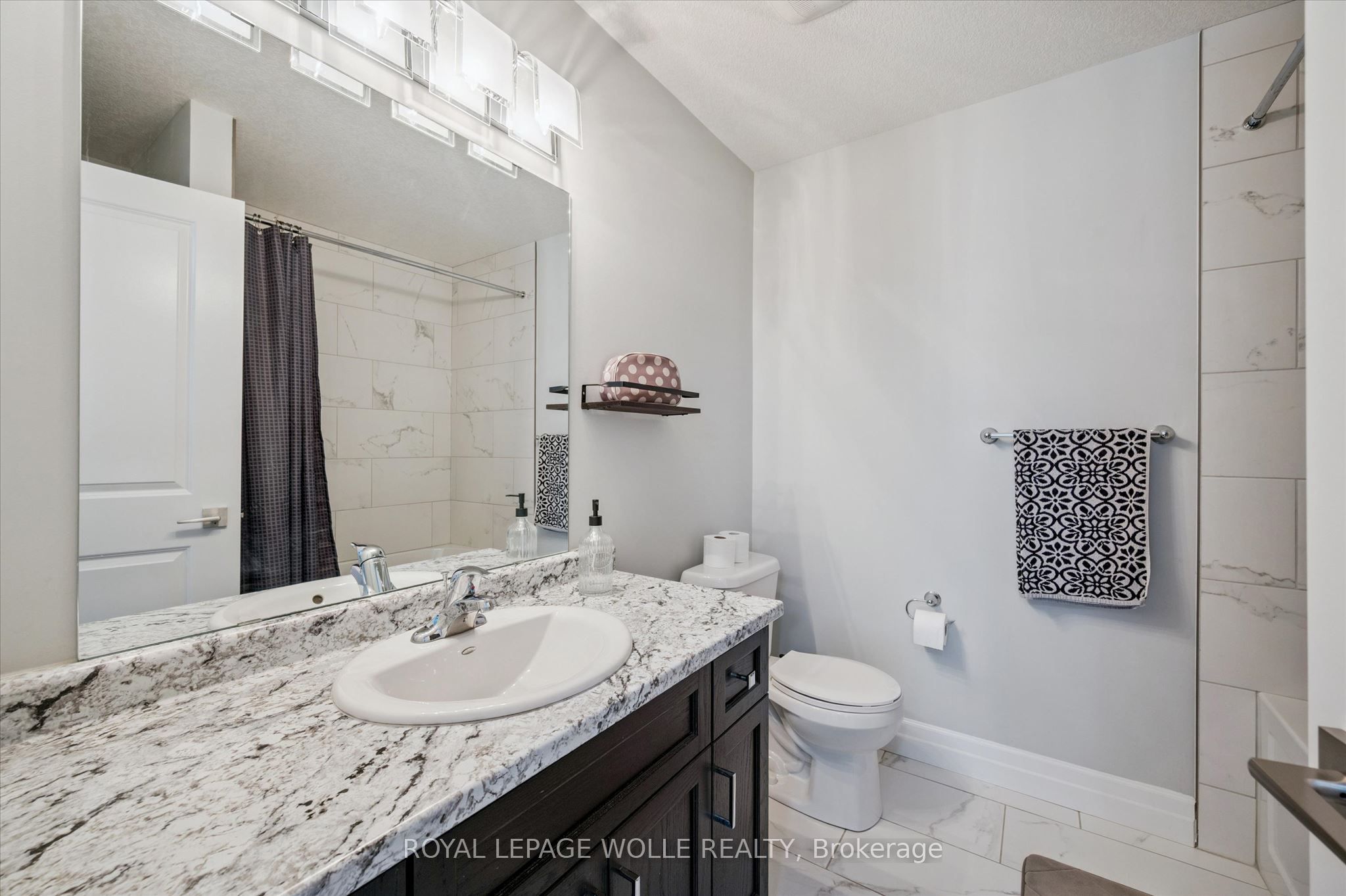 1023 Devonshire Avenue 15 Property Photo 19