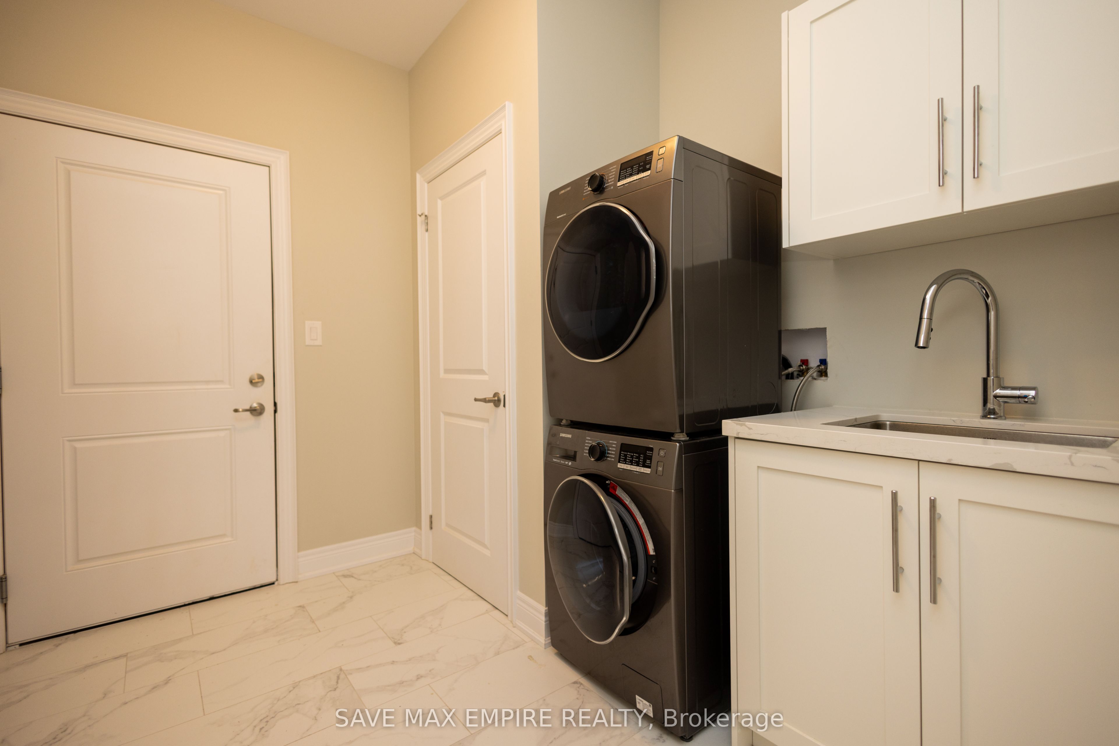 3580 Canfield Crescent Property Photo 25