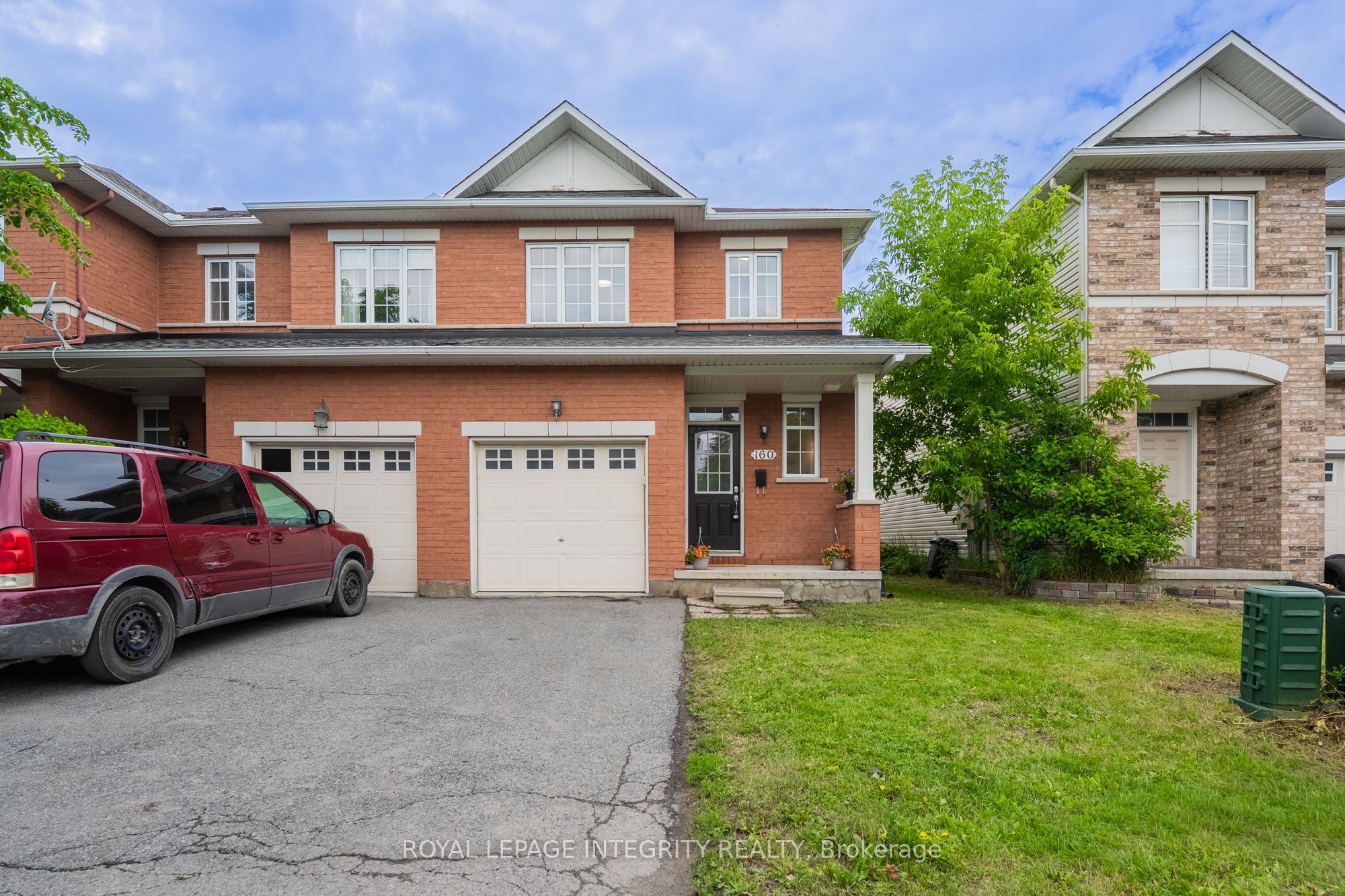 160 DEERCROFT Avenue Property Photo 1