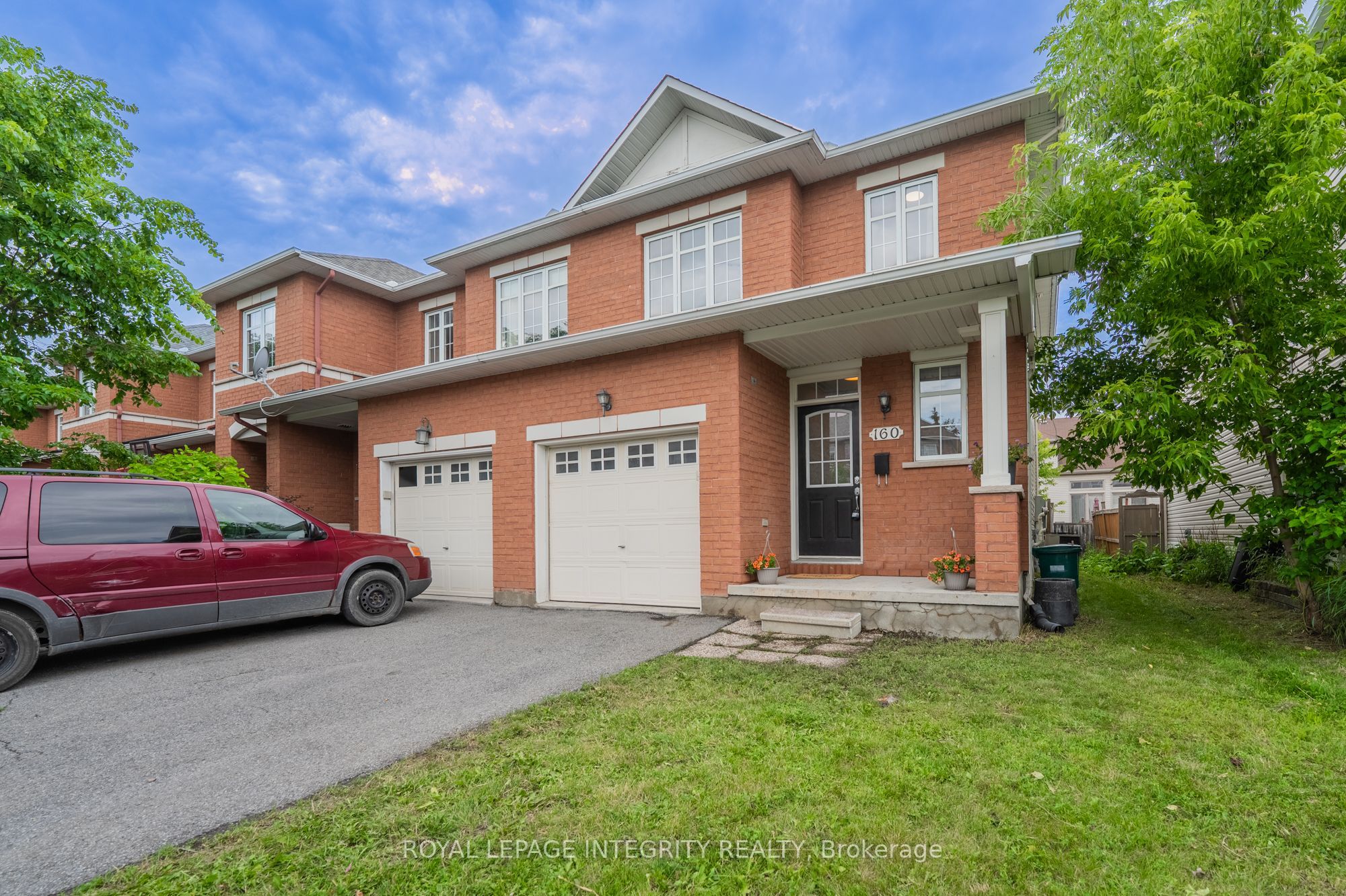 160 Deercroft Avenue Property Photo 2