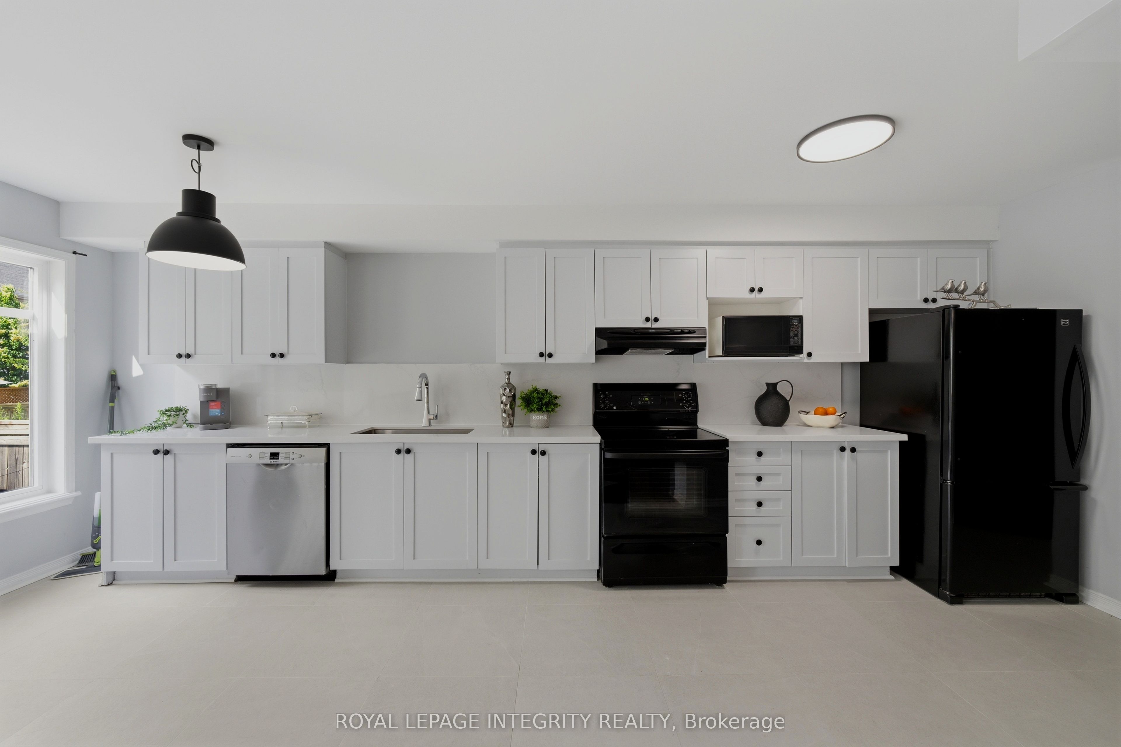 160 Deercroft Avenue Property Photo 12