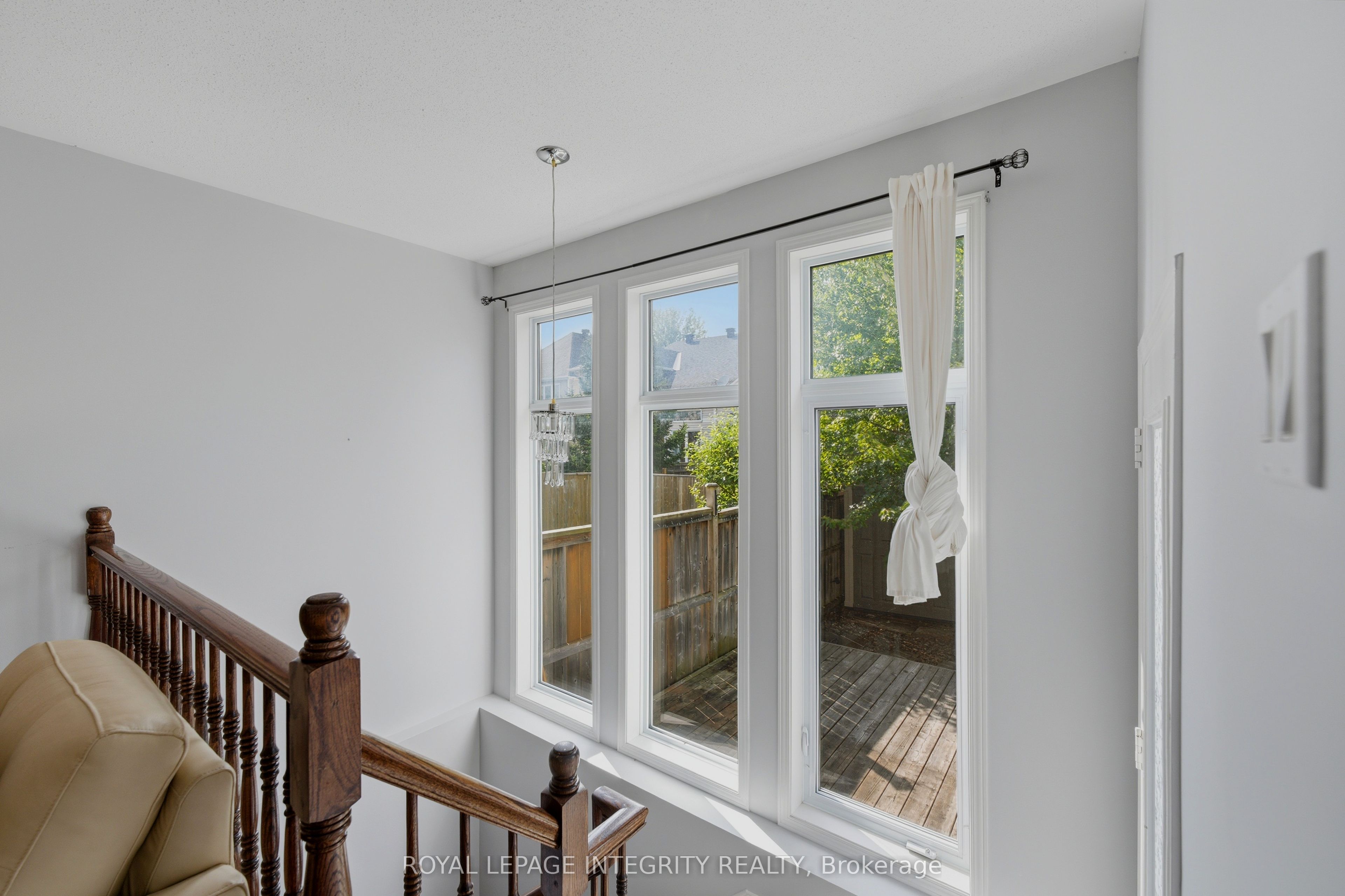 160 Deercroft Avenue Property Photo 27