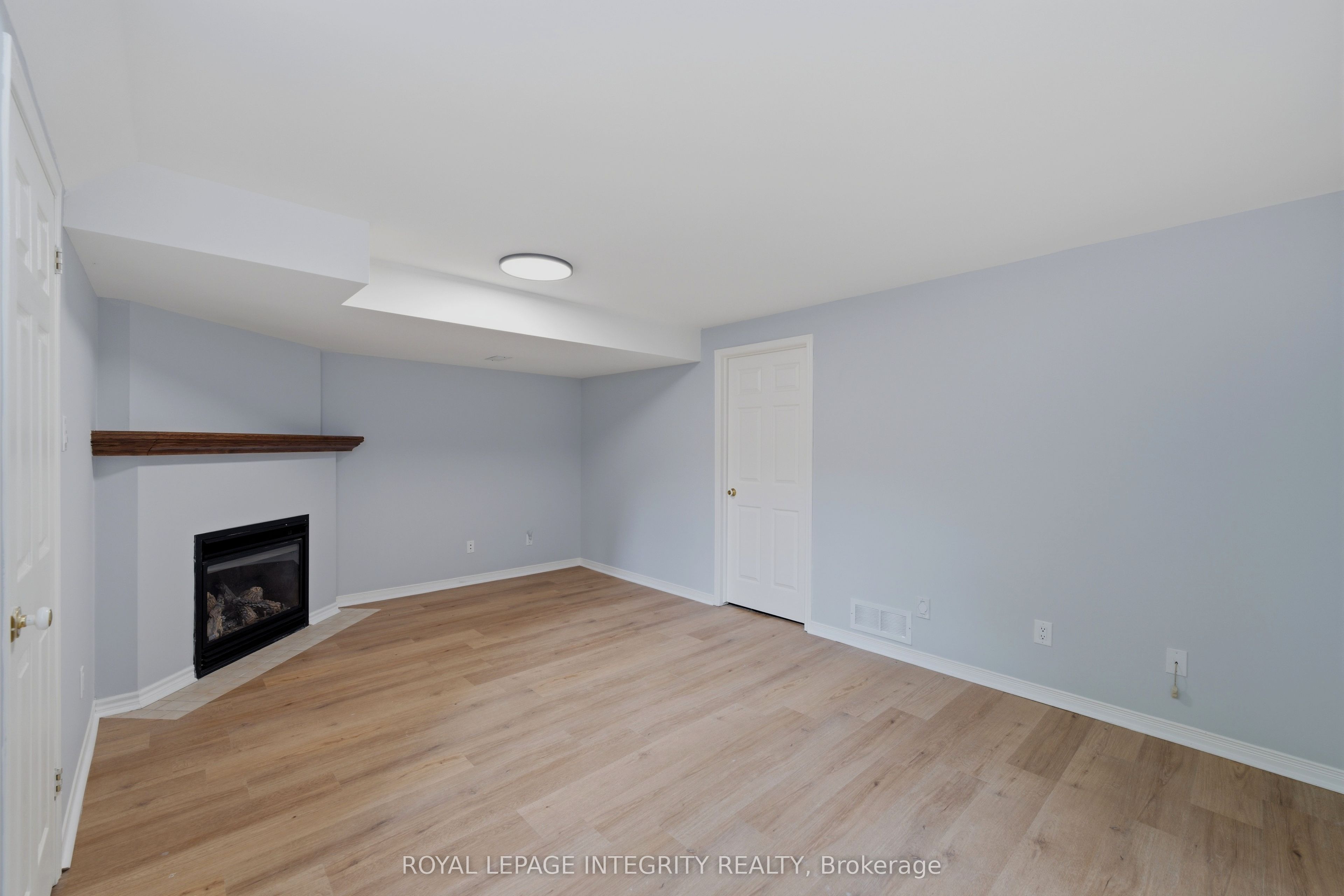 160 Deercroft Avenue Property Photo 28