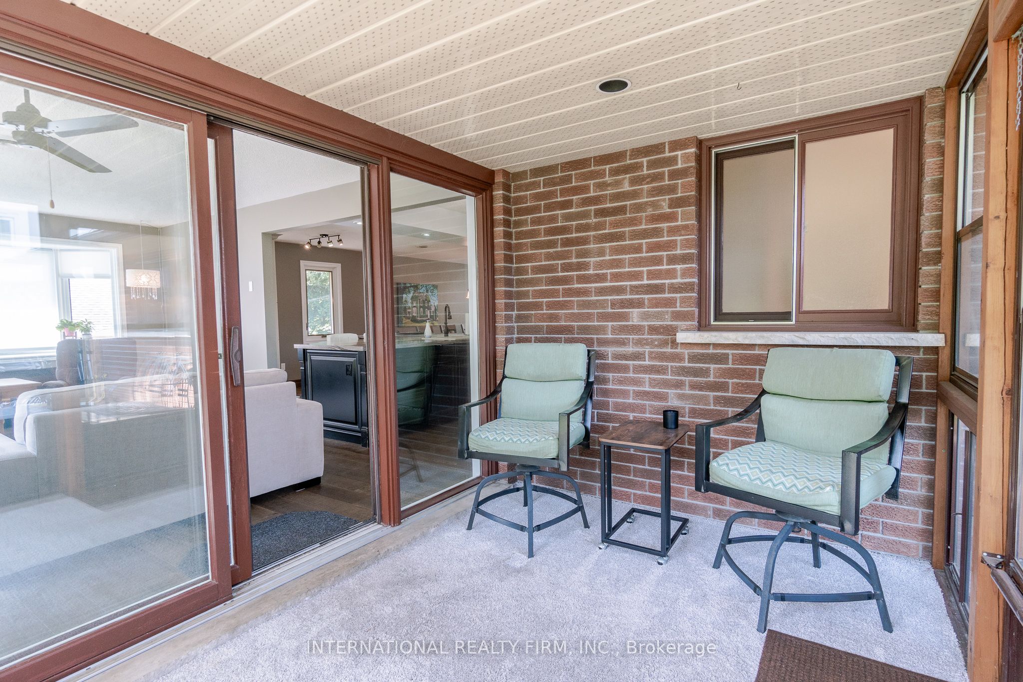 324 Bethune Drive N Property Photo 15
