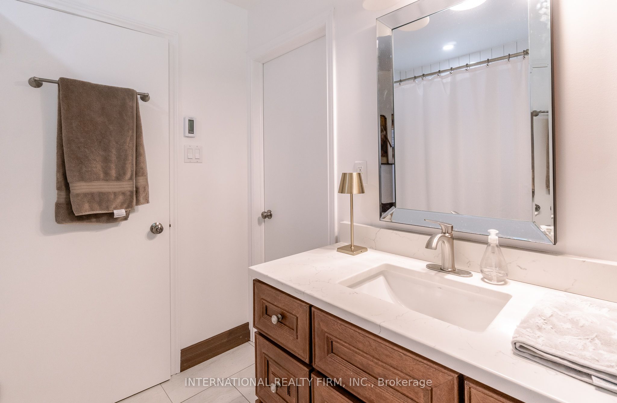 324 Bethune Drive N Property Photo 17