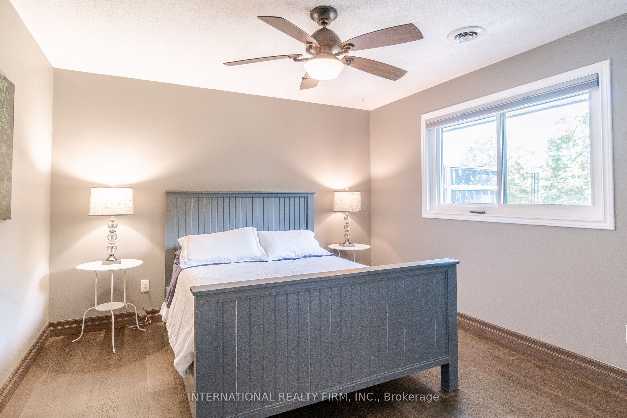 324 Bethune Drive N Property Photo 18