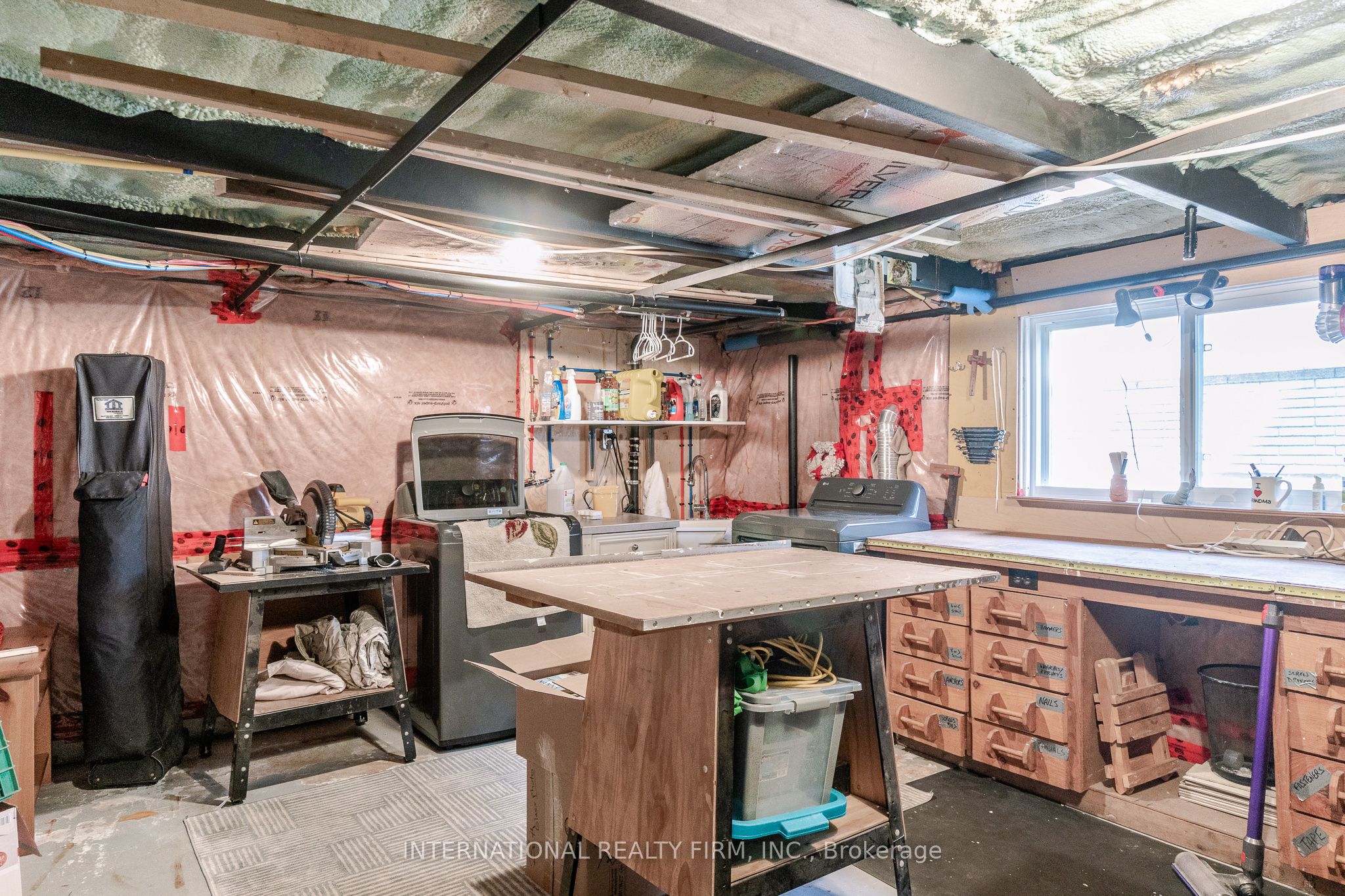 324 Bethune Drive N Property Photo 26